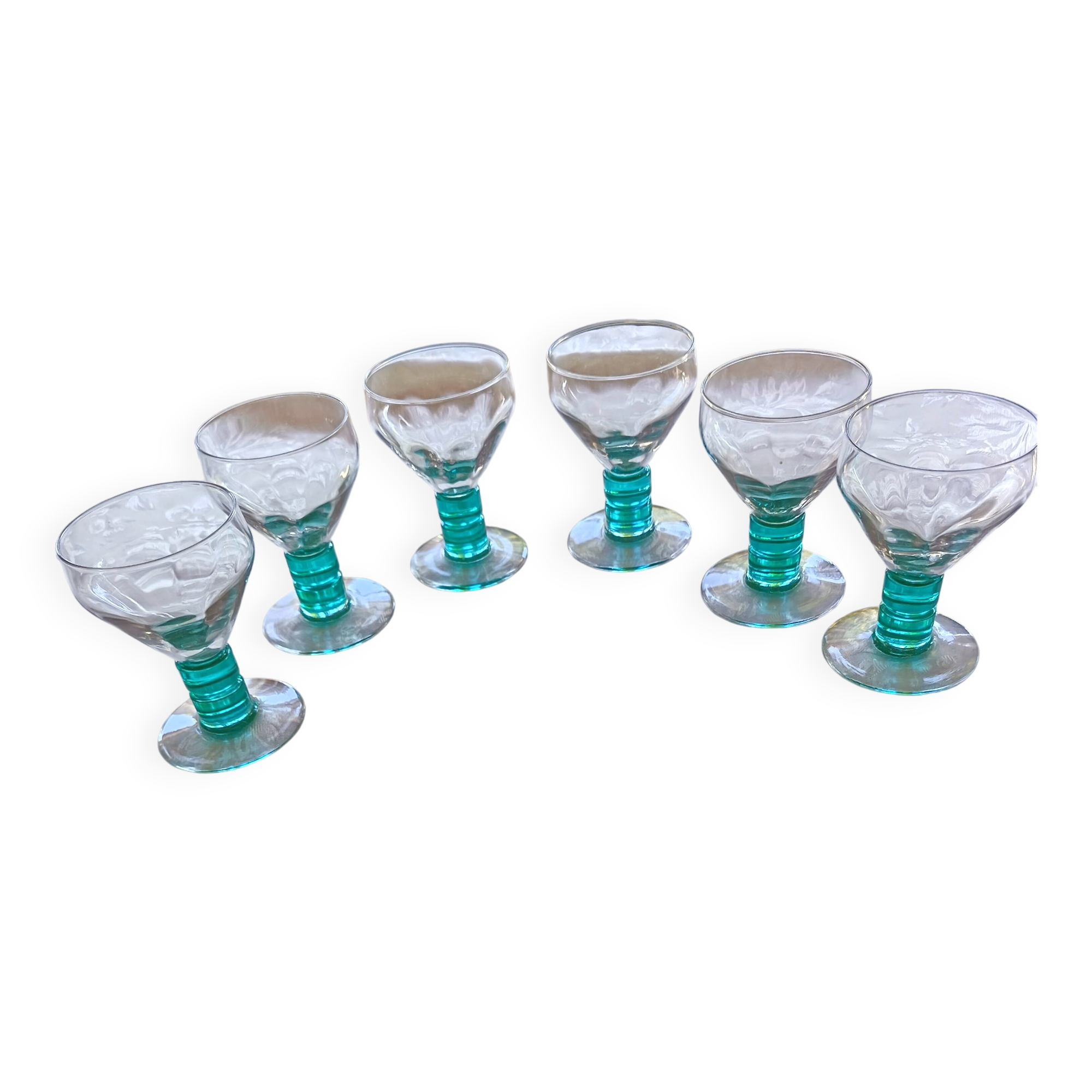 Wine glasses with ouraline feet