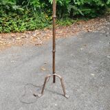 ancien lampadaire en fer forgé / luminaire