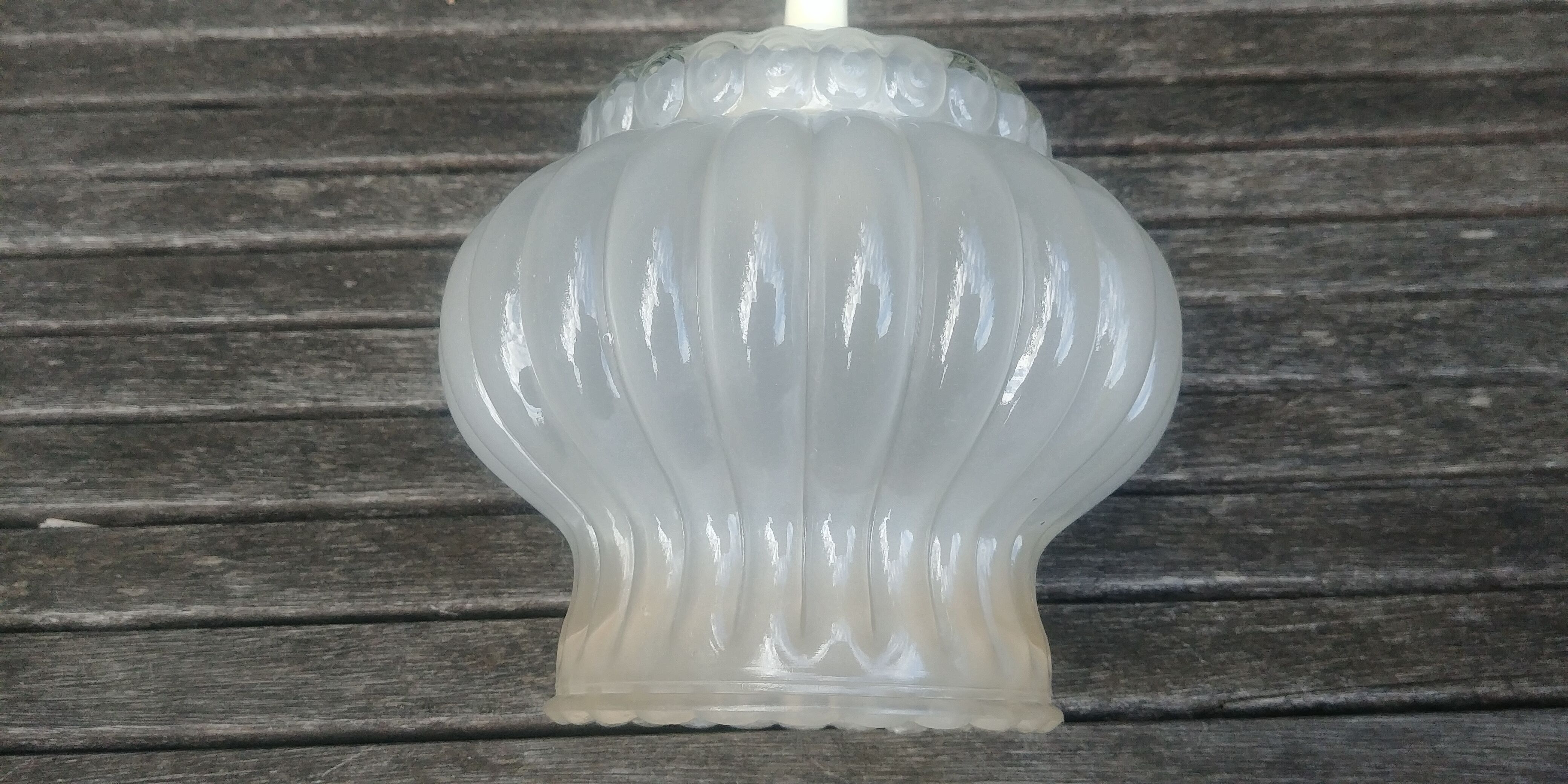 Suspension in vintage frosted glass 70s