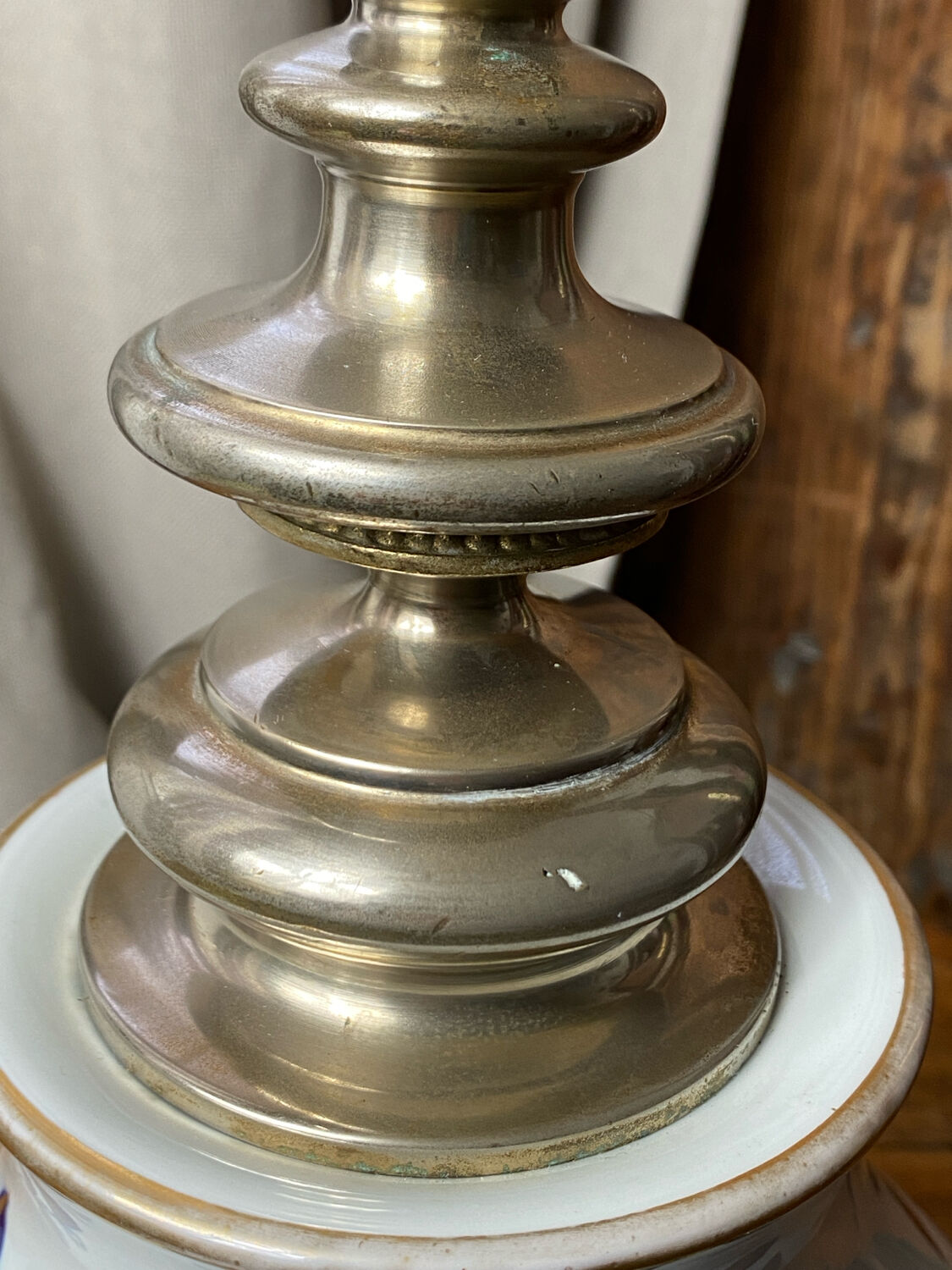 Guila Mangani lamp in porcelain
