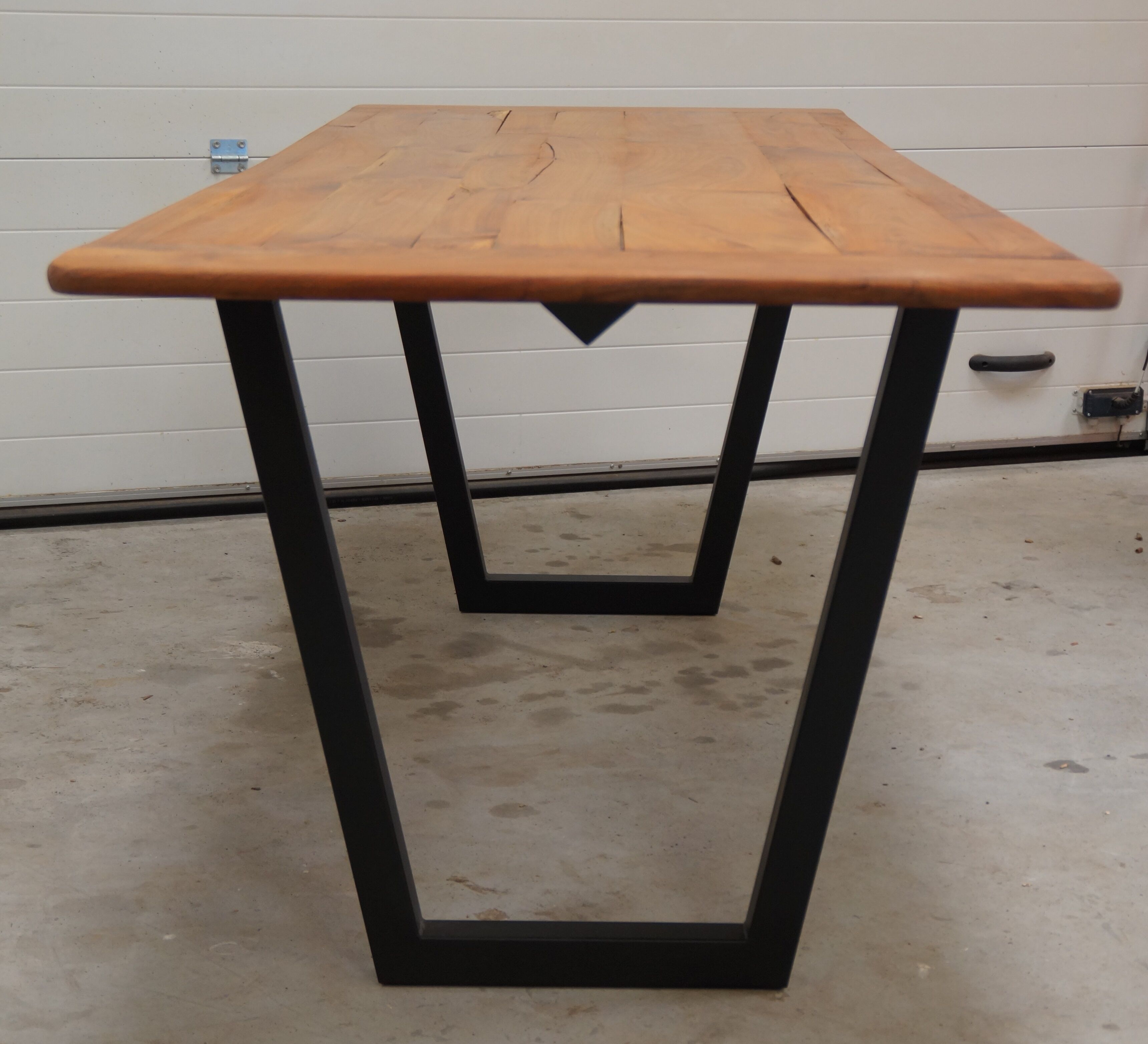 Farm revisited 235x80cm table