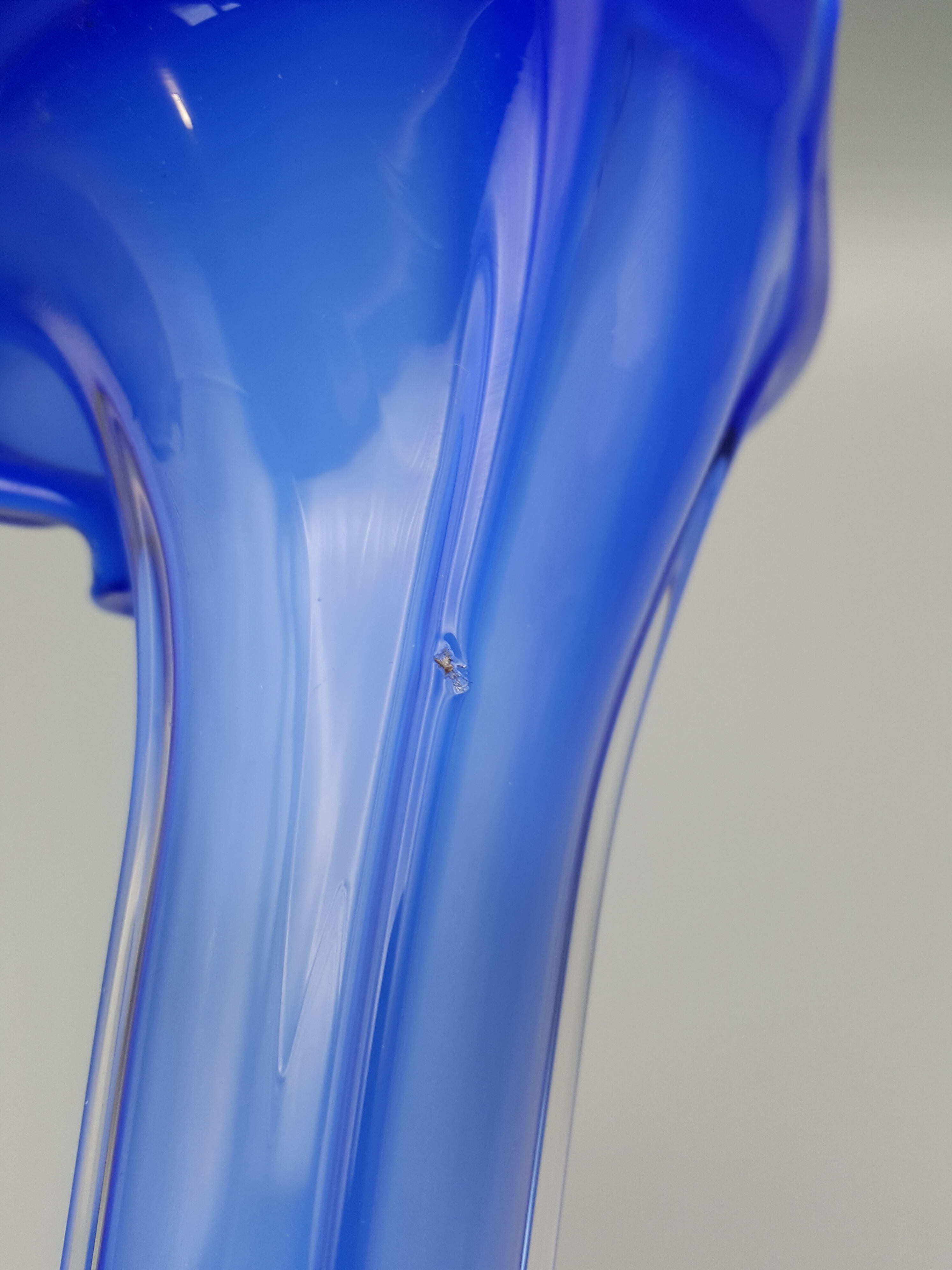 Paire de vases en verre soufflé soliflore vert et bleu