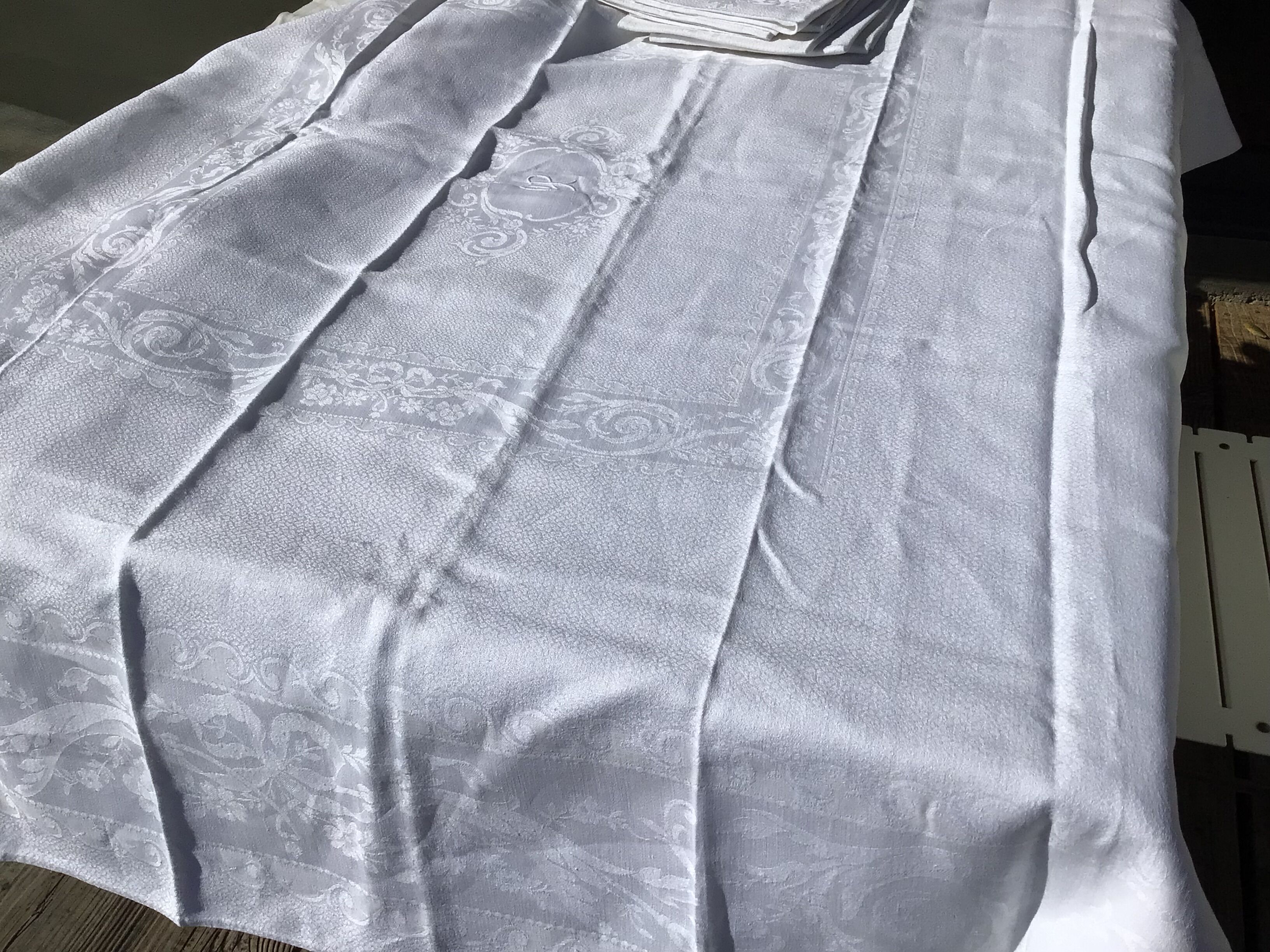 AP embroidered square tablecloth with 6 towels