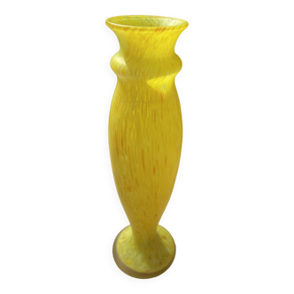 Vase pate de verre jaune