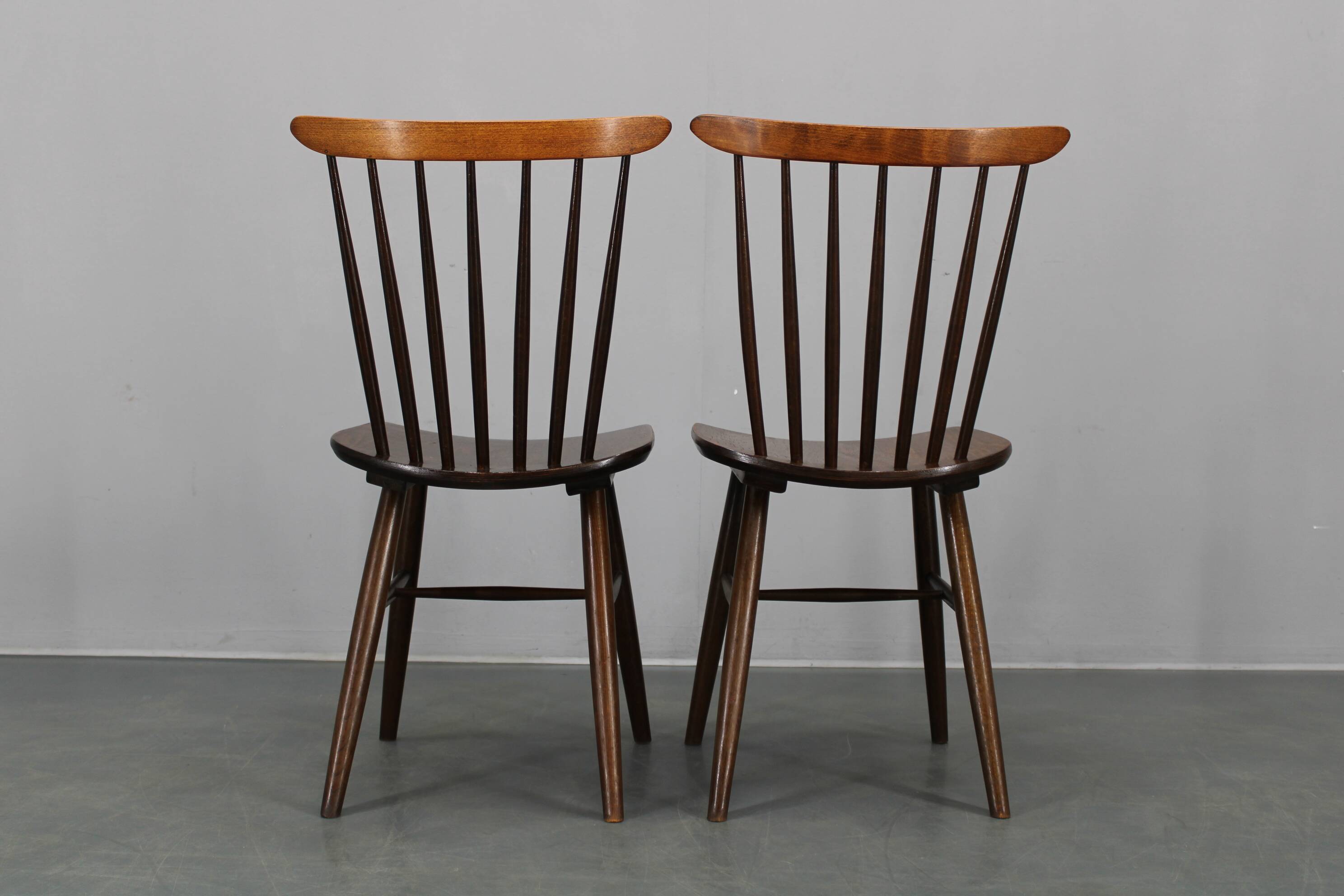 Pair of Drevounia solid beech and plywood veneer chairs, Czechoslovakia, 1970s
