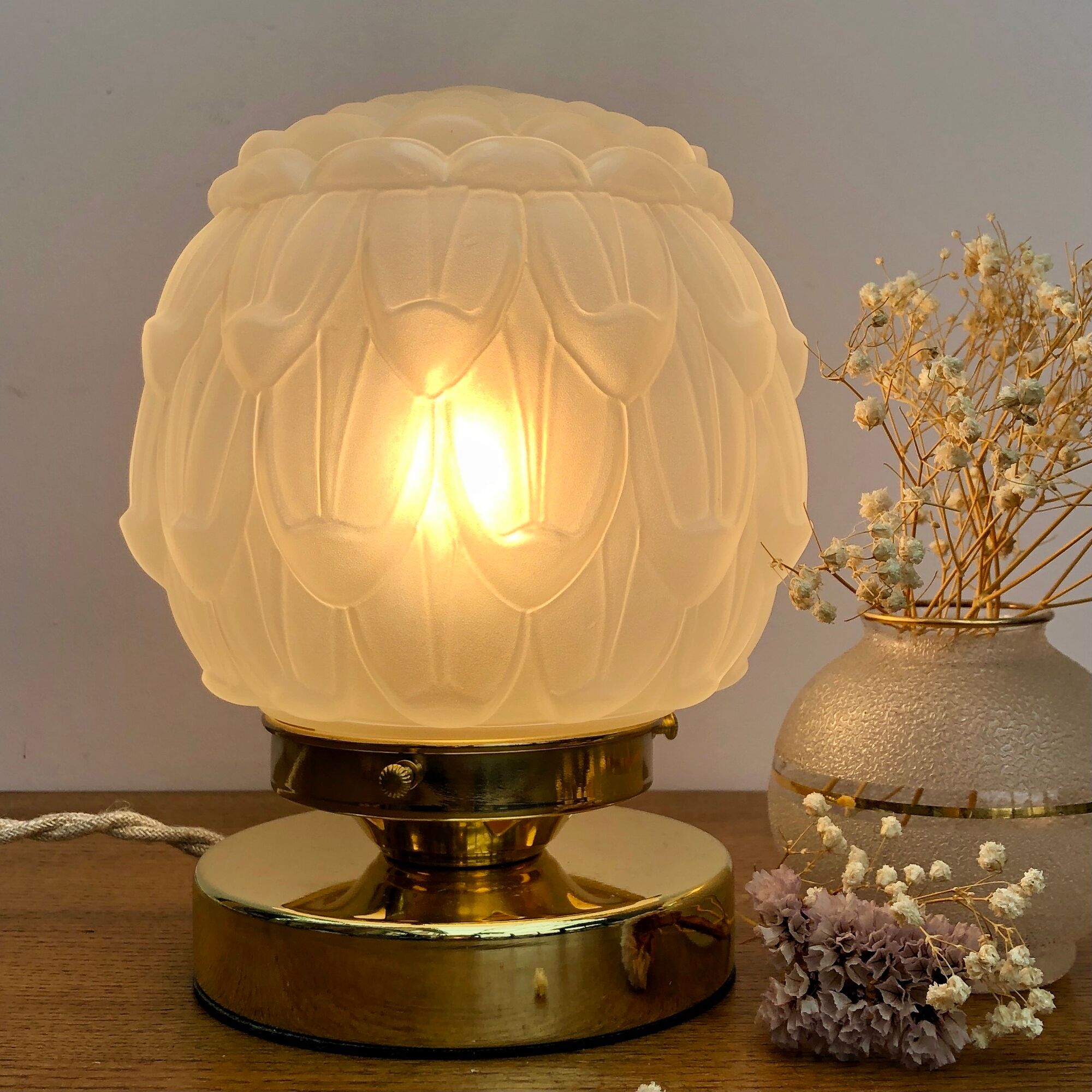 Vintage art deco globe table lamp in frosted glass