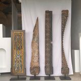 Rectangular Indonesian construction element with blue and yellow plant in carved wood