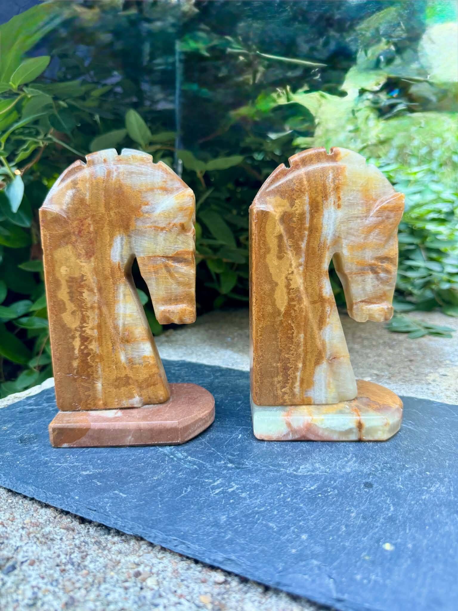 Pair of onyx horse bookends from the 1960s, vintage Italy.