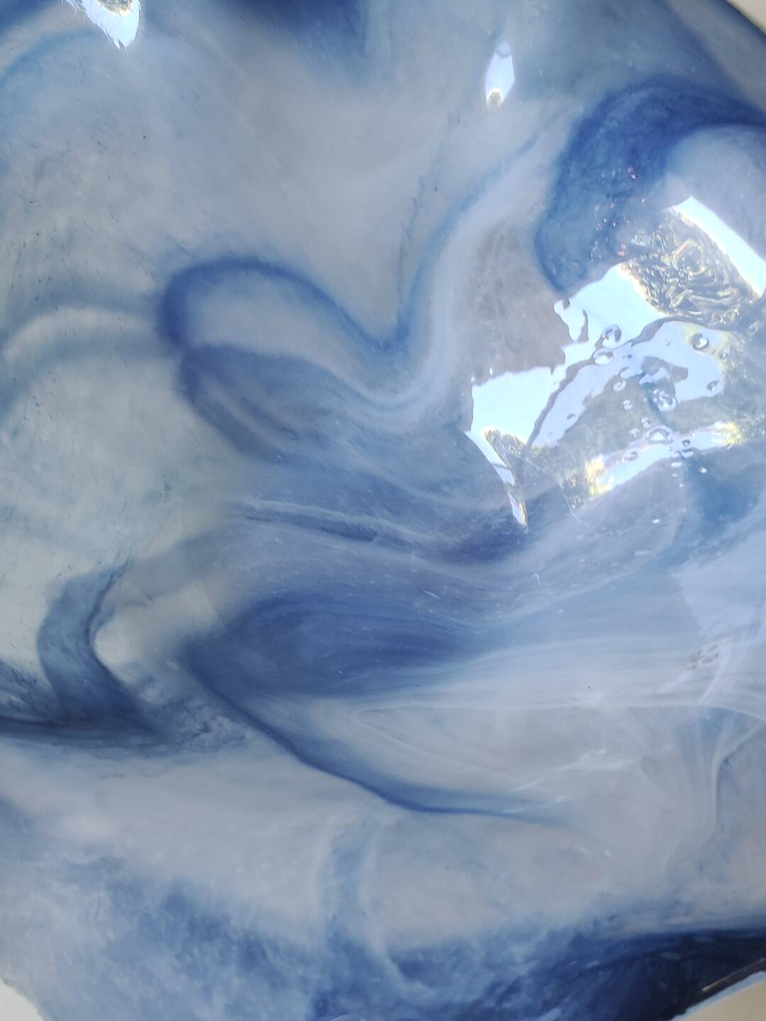 Large organic floral empty pocket. In glass/crystal