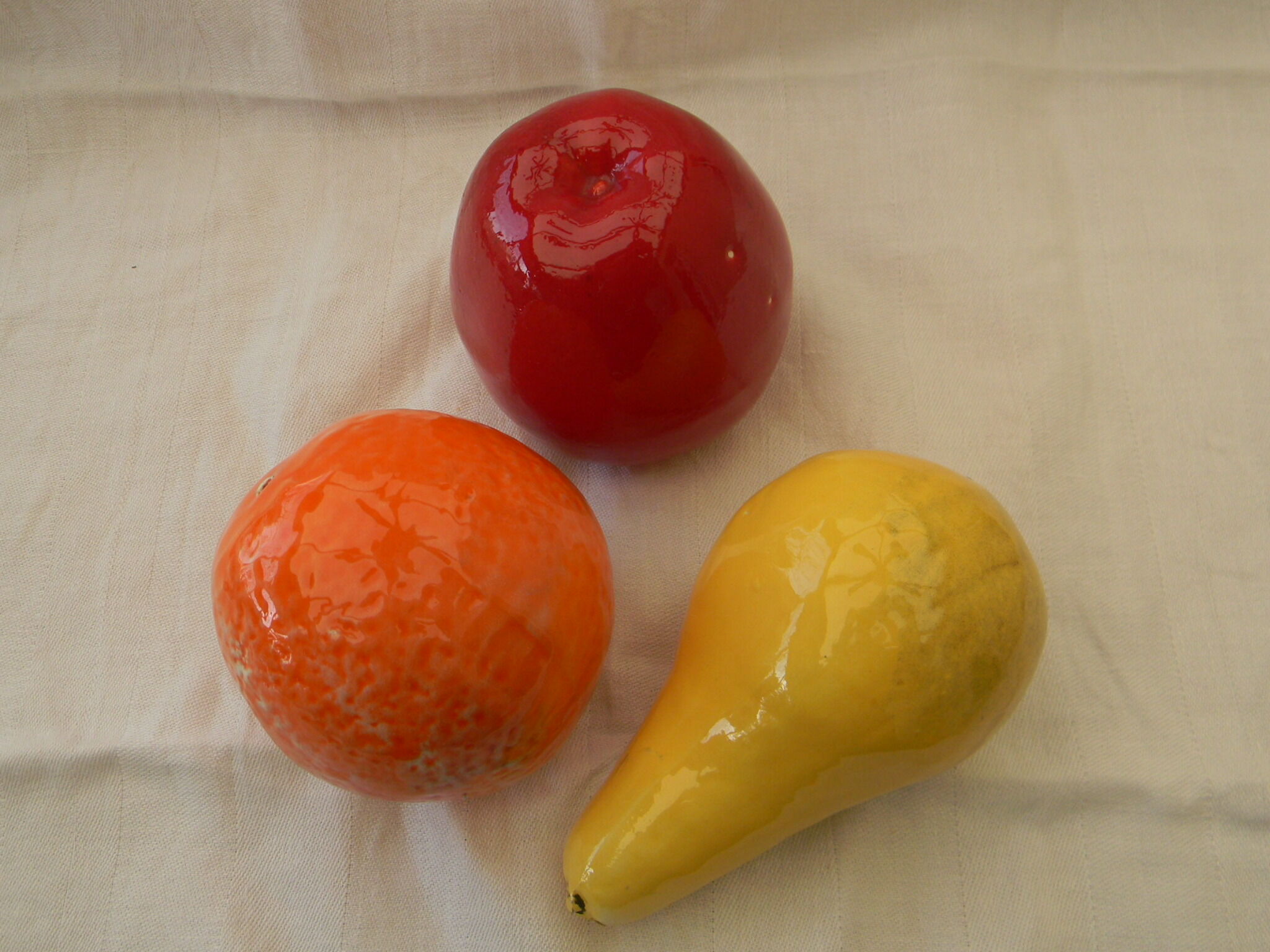 3 vintage ceramic fruits