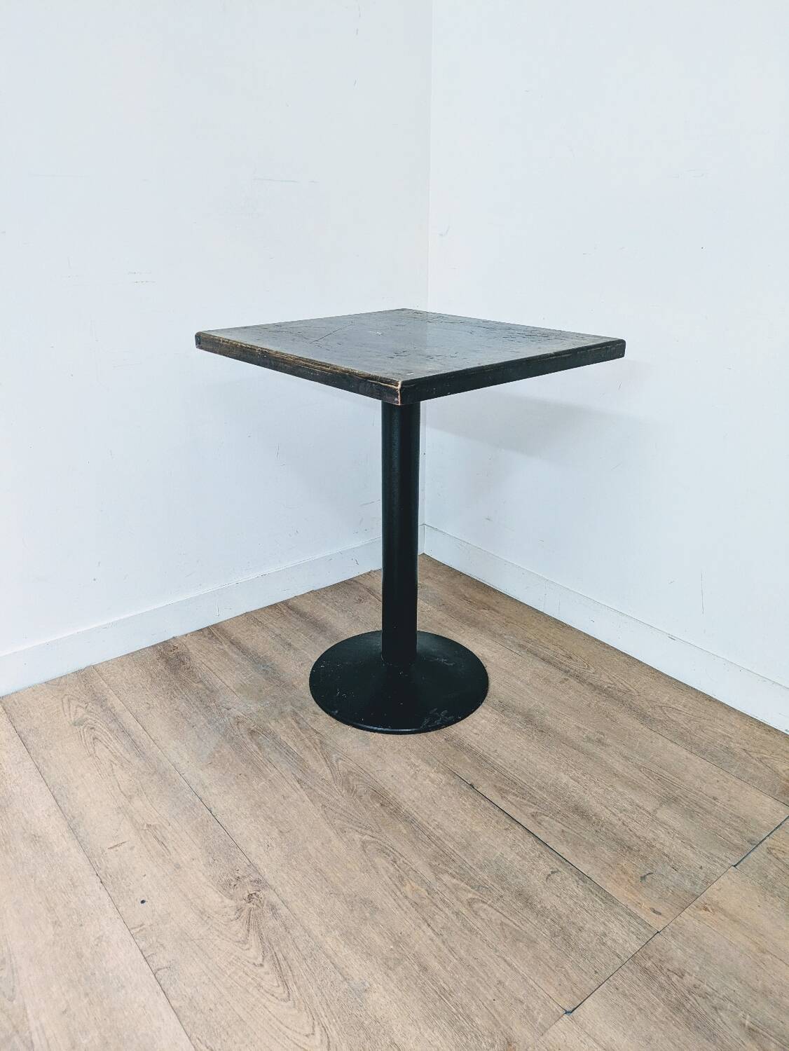 Table bistrot en bois et fer