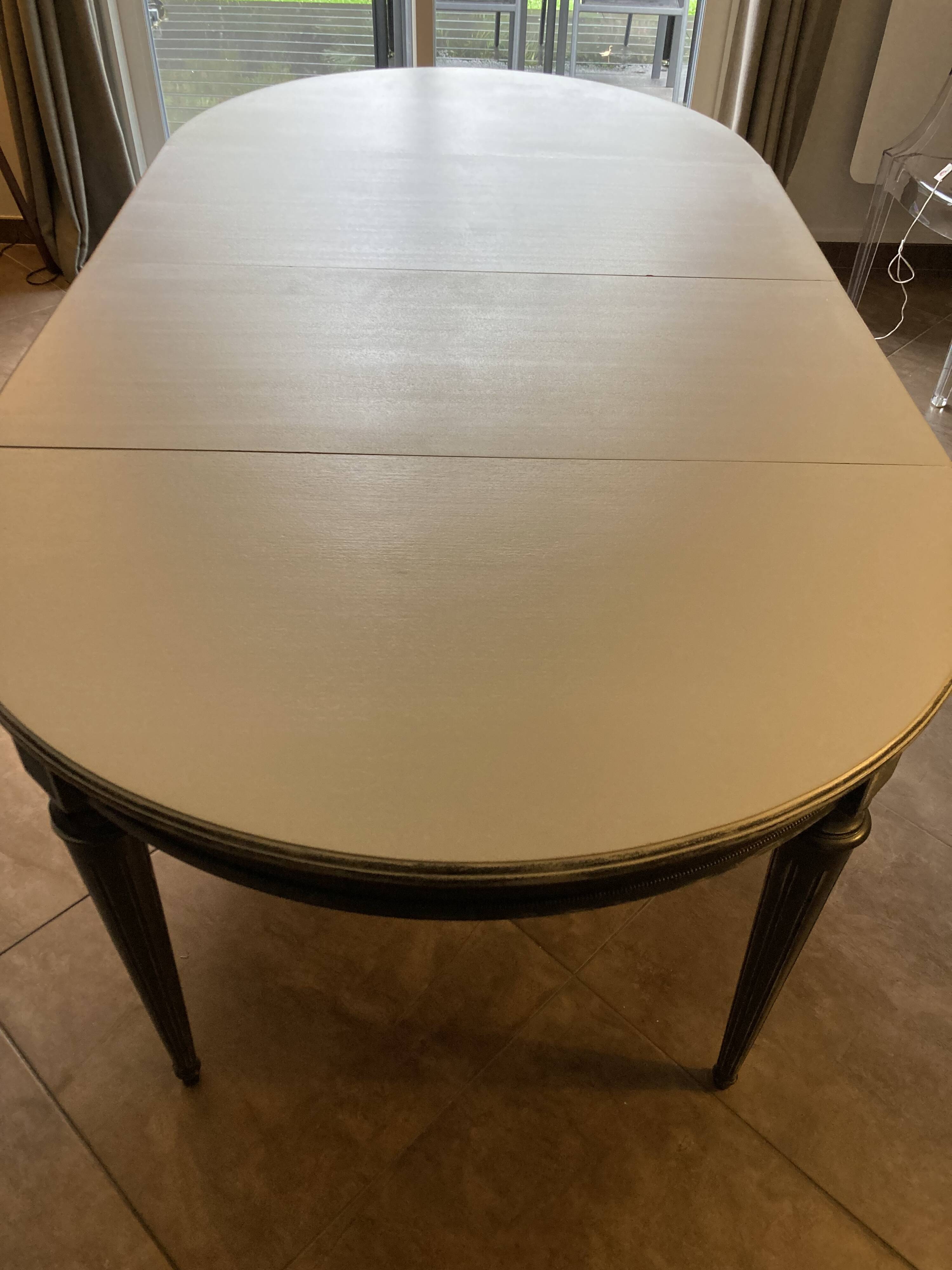 Louis XVI style extendable table in grey painted wood