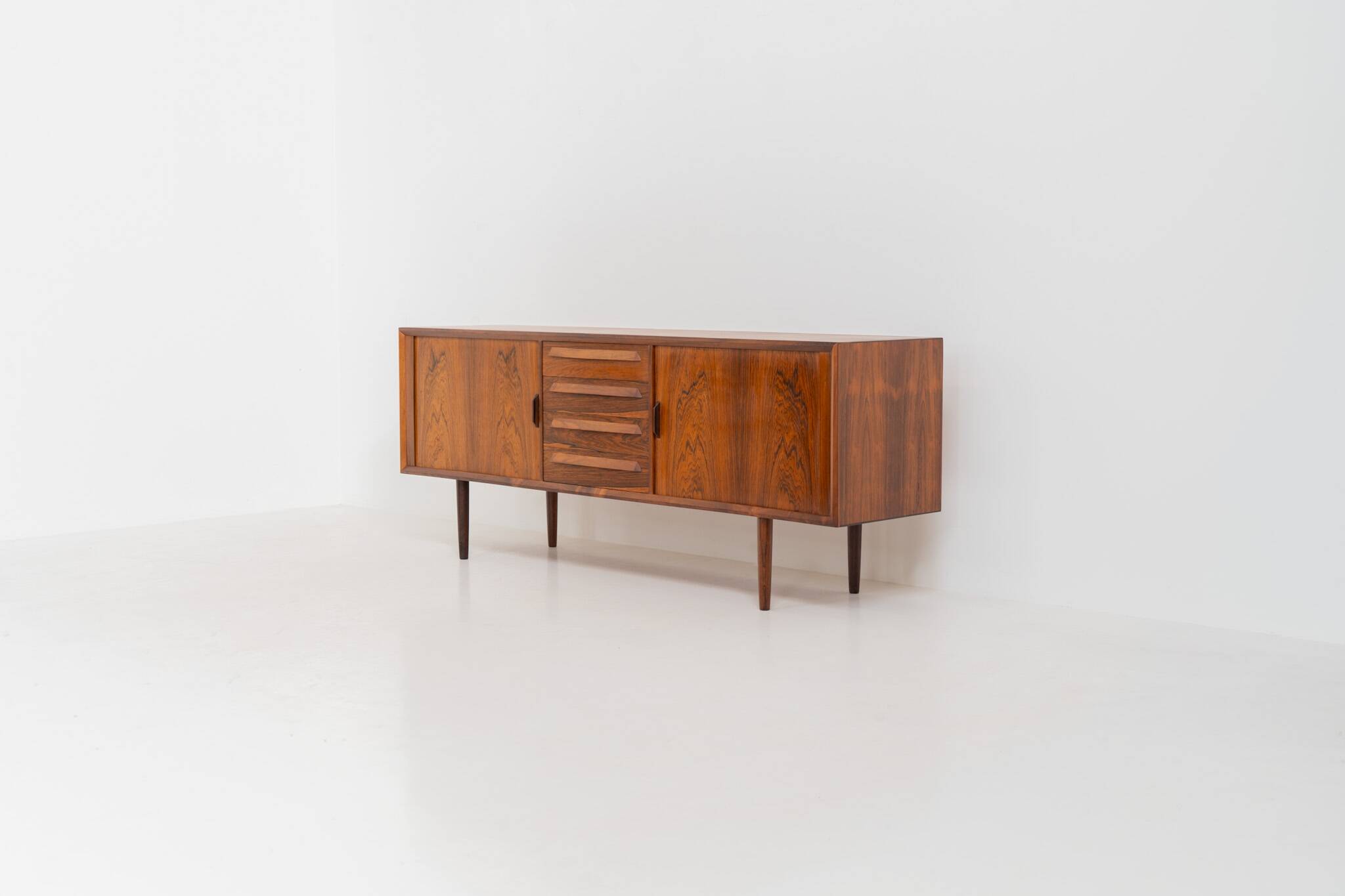 Rare sideboard in rosewood by Svend Aage Larsen for Faarup