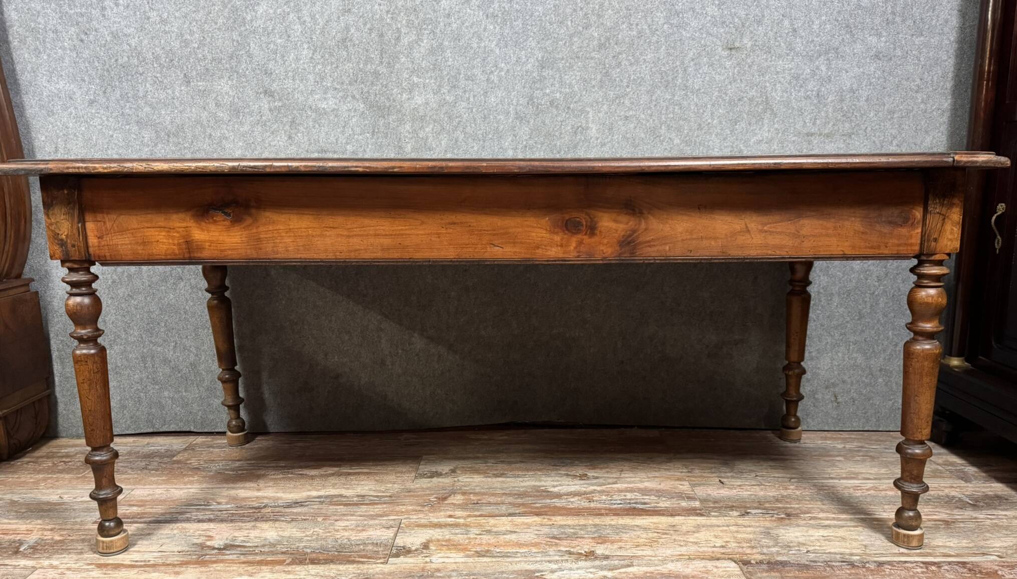 Large table or desk from the Louis Philippe period in solid wood around 1830.