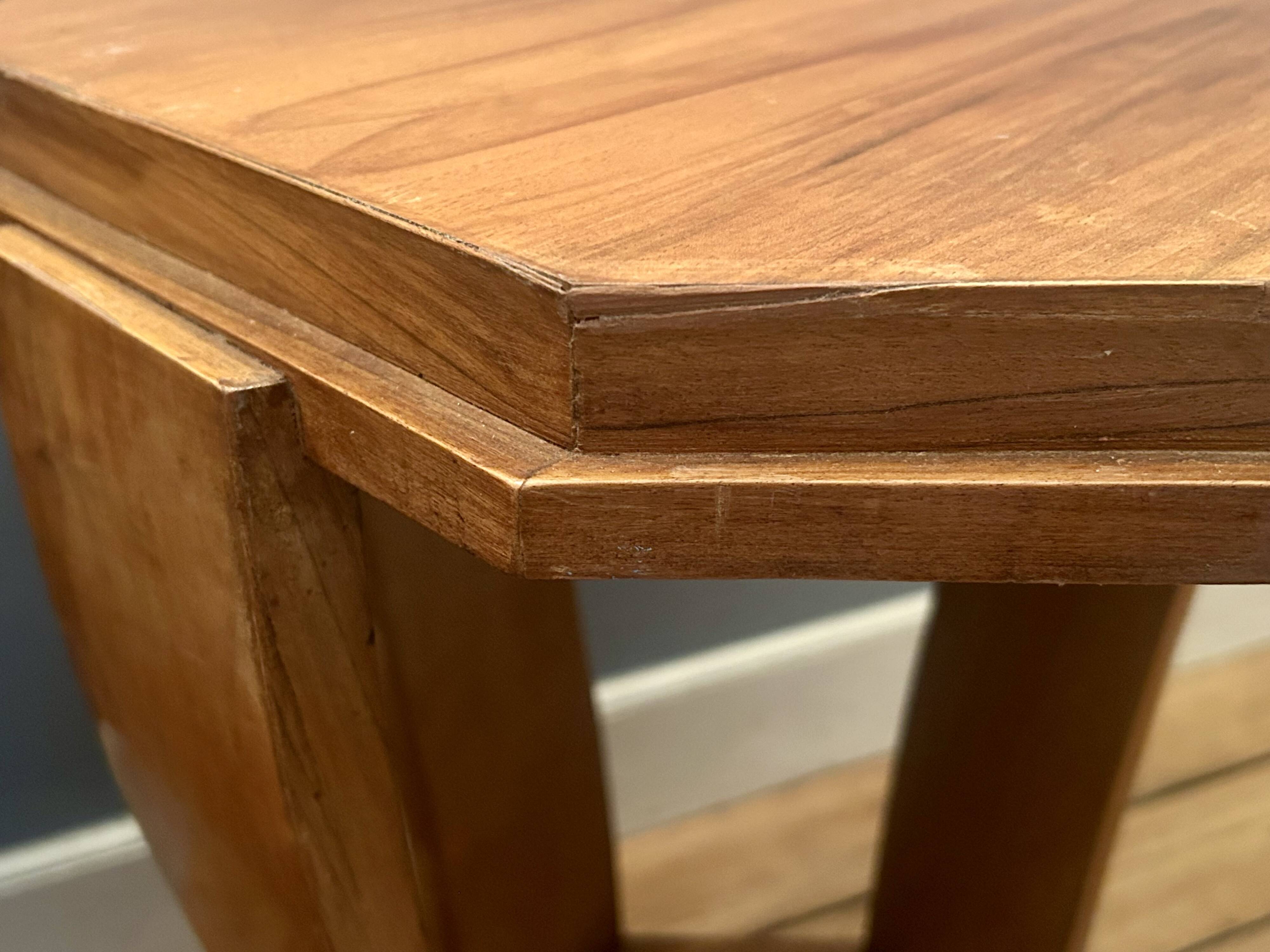 2 Art Deco side tables.