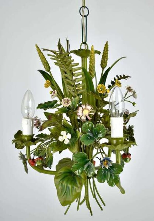 Chandelier vintage en tôle française avec bouquet de fleurs des champs, vert, années 1960   Style bohème floral de milieu de siècle   Éclectique bohémien   Années 1950