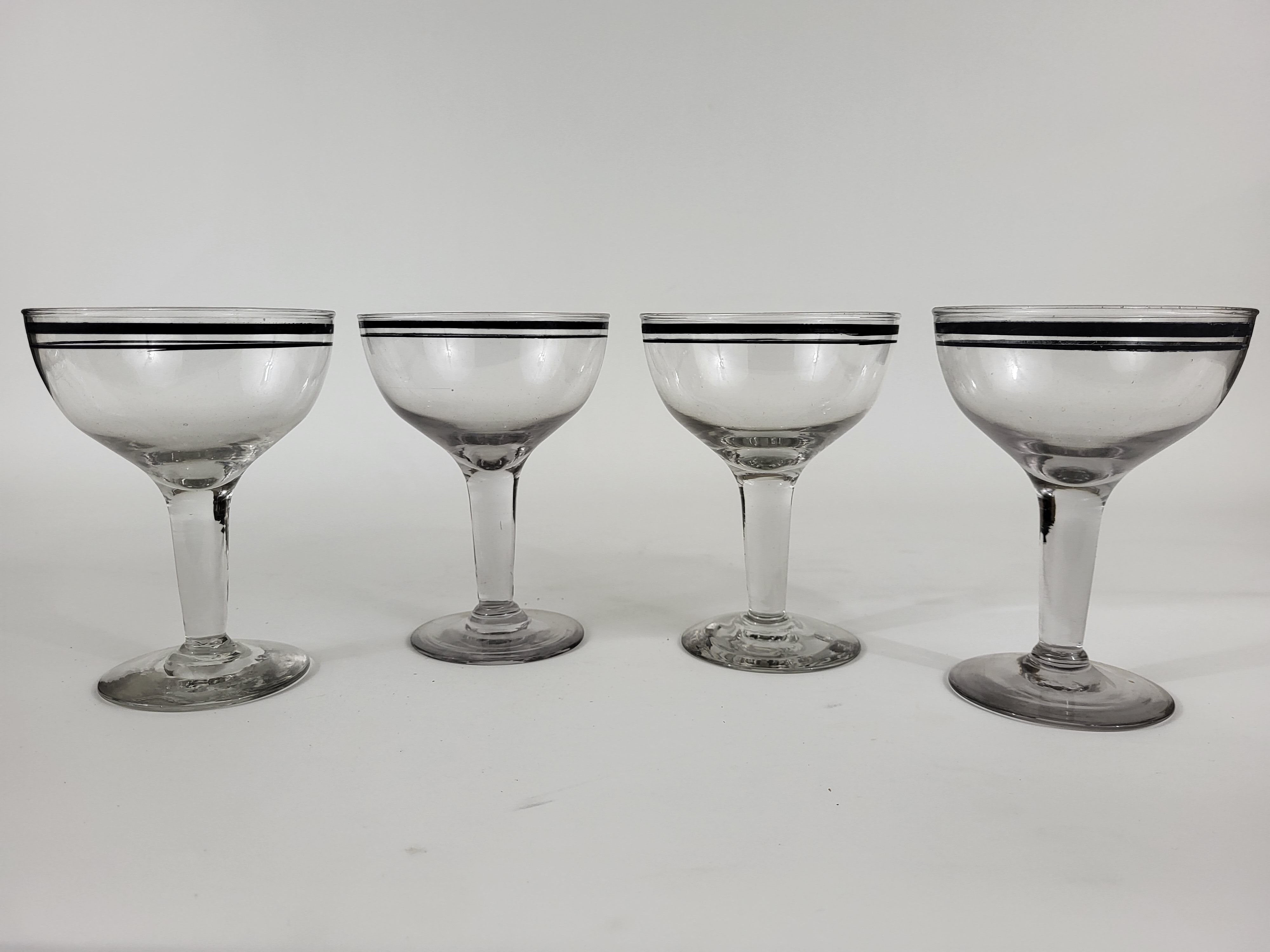 Set of 4 cocktail glasses 20s-30s