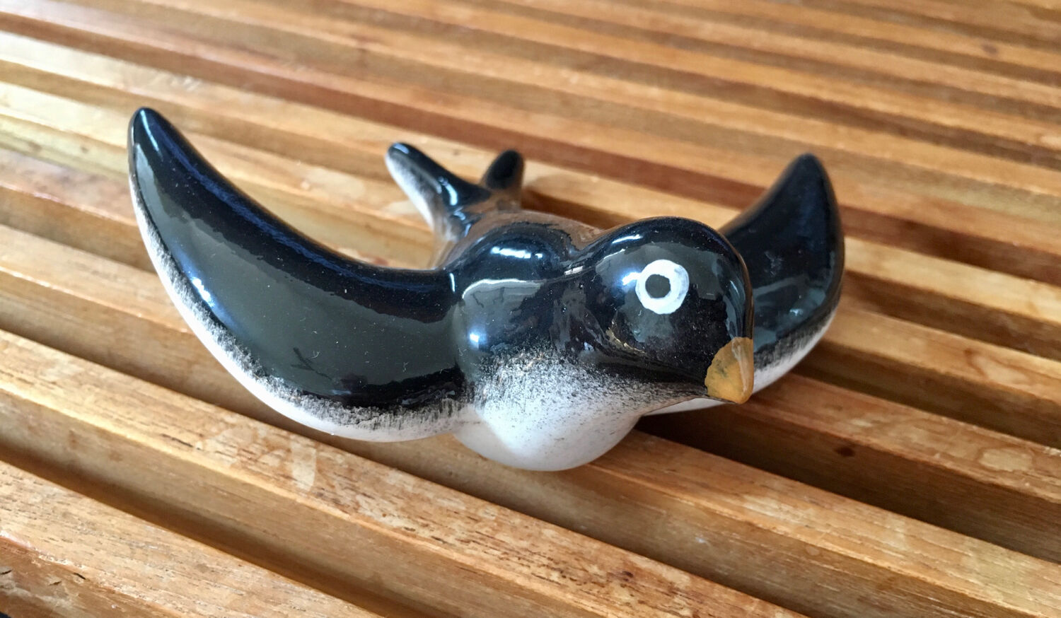 Lot of ceramic swallows