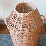 High wicker pan with handles