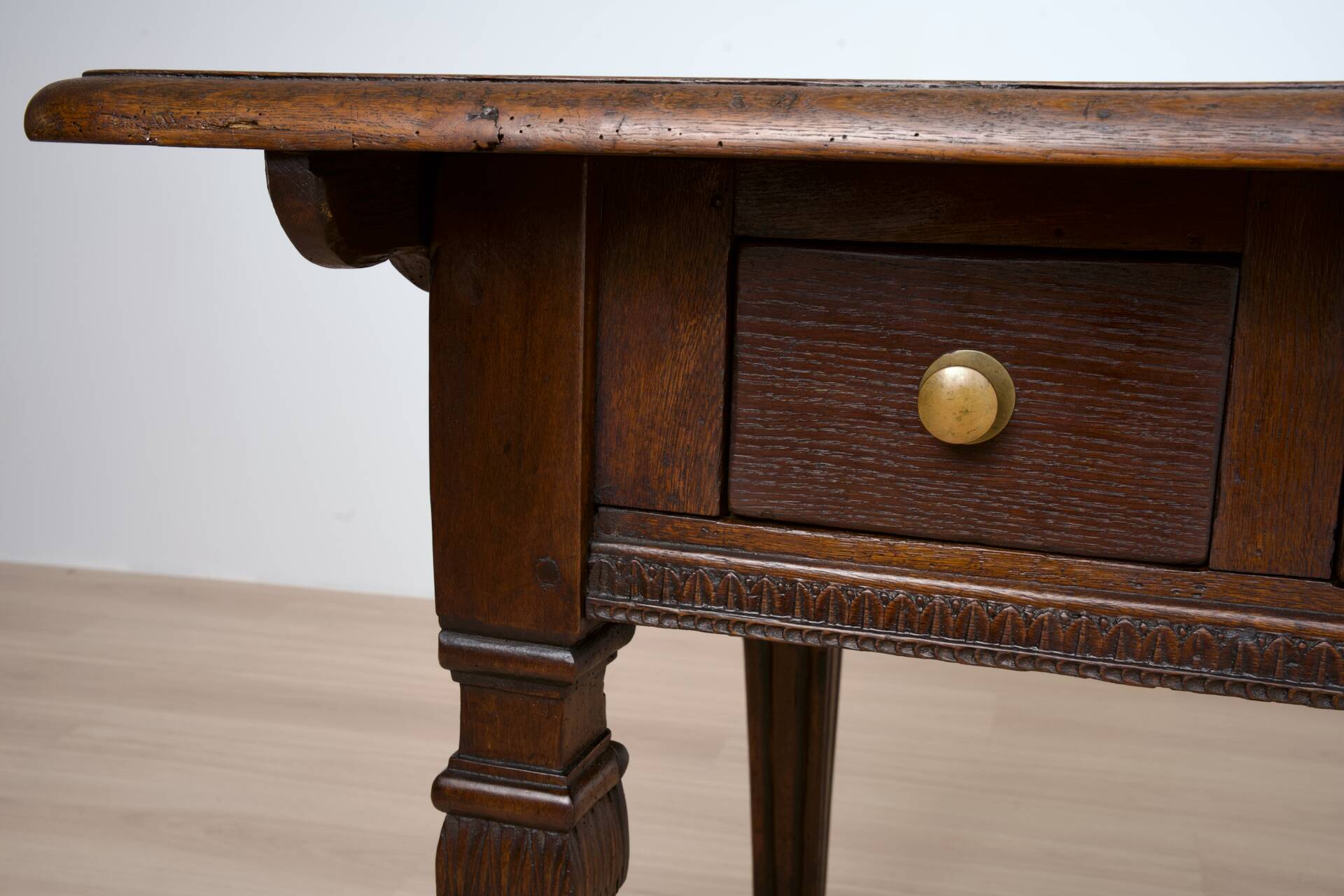Table d'écriture en chêne néo-renaissance allemande, vers 1890