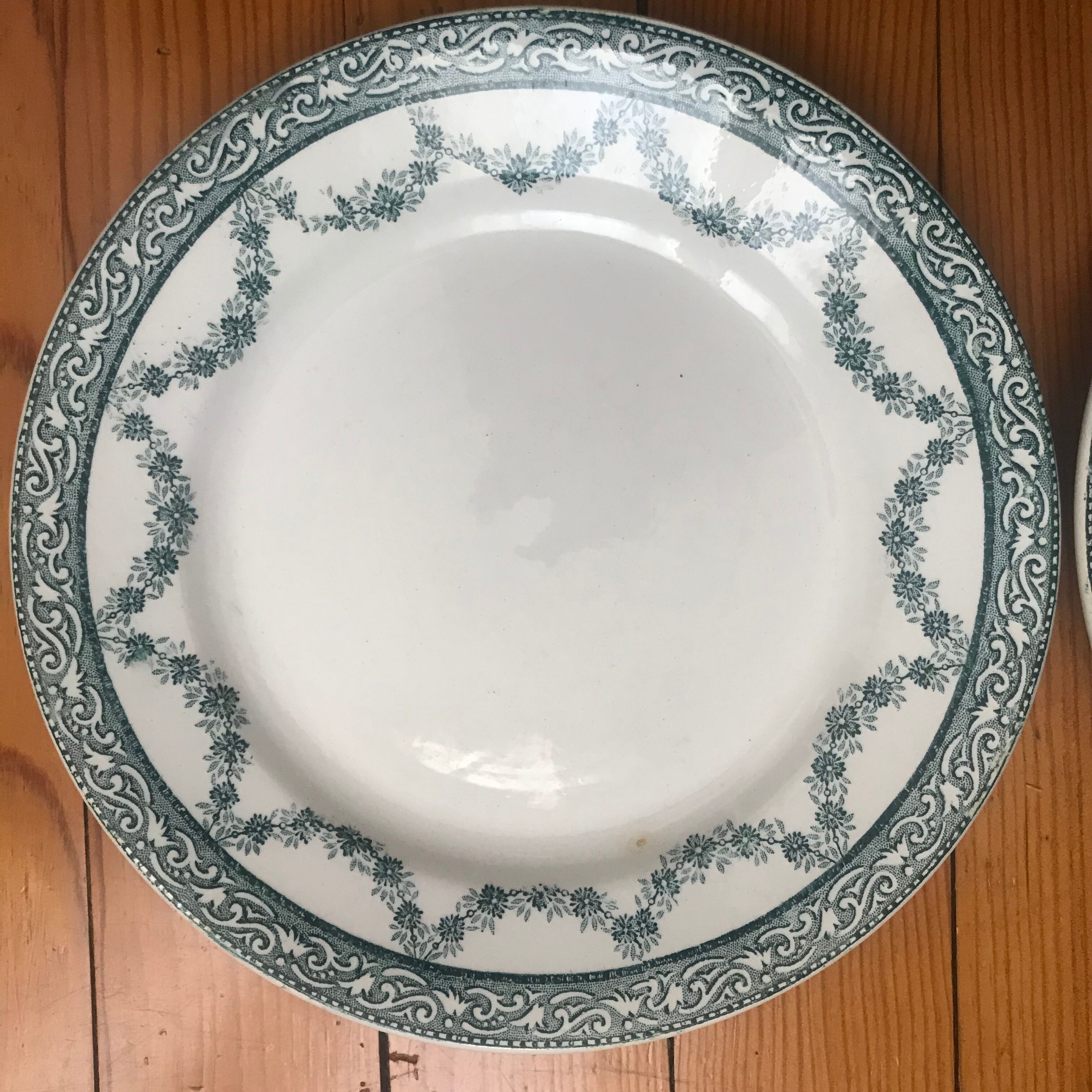 Lot of 3 plates iron earth Mill of wolves model Lola