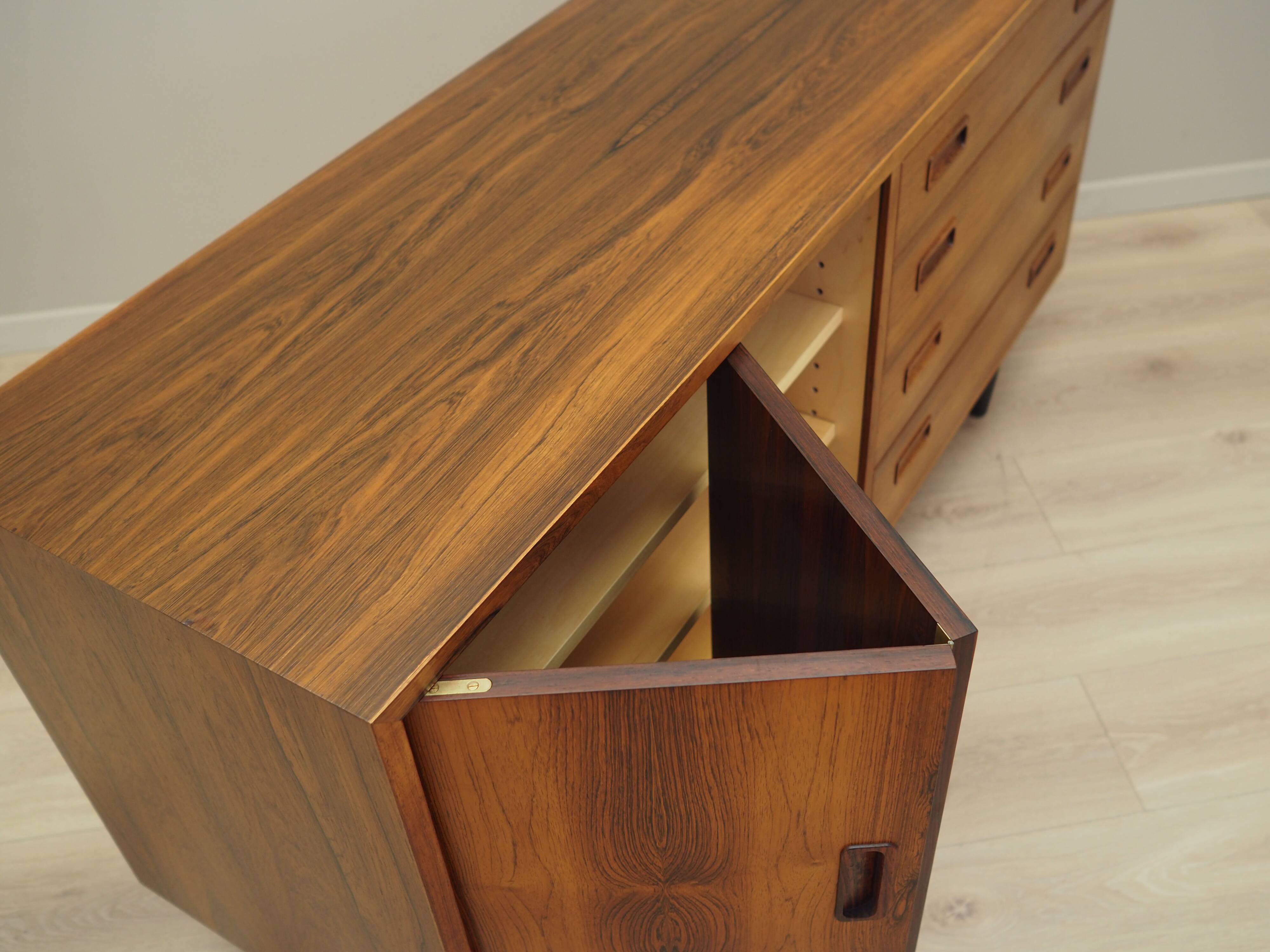 Commode en palissandre, design danois, années 1970, designer : Carlo Jensen, production :
