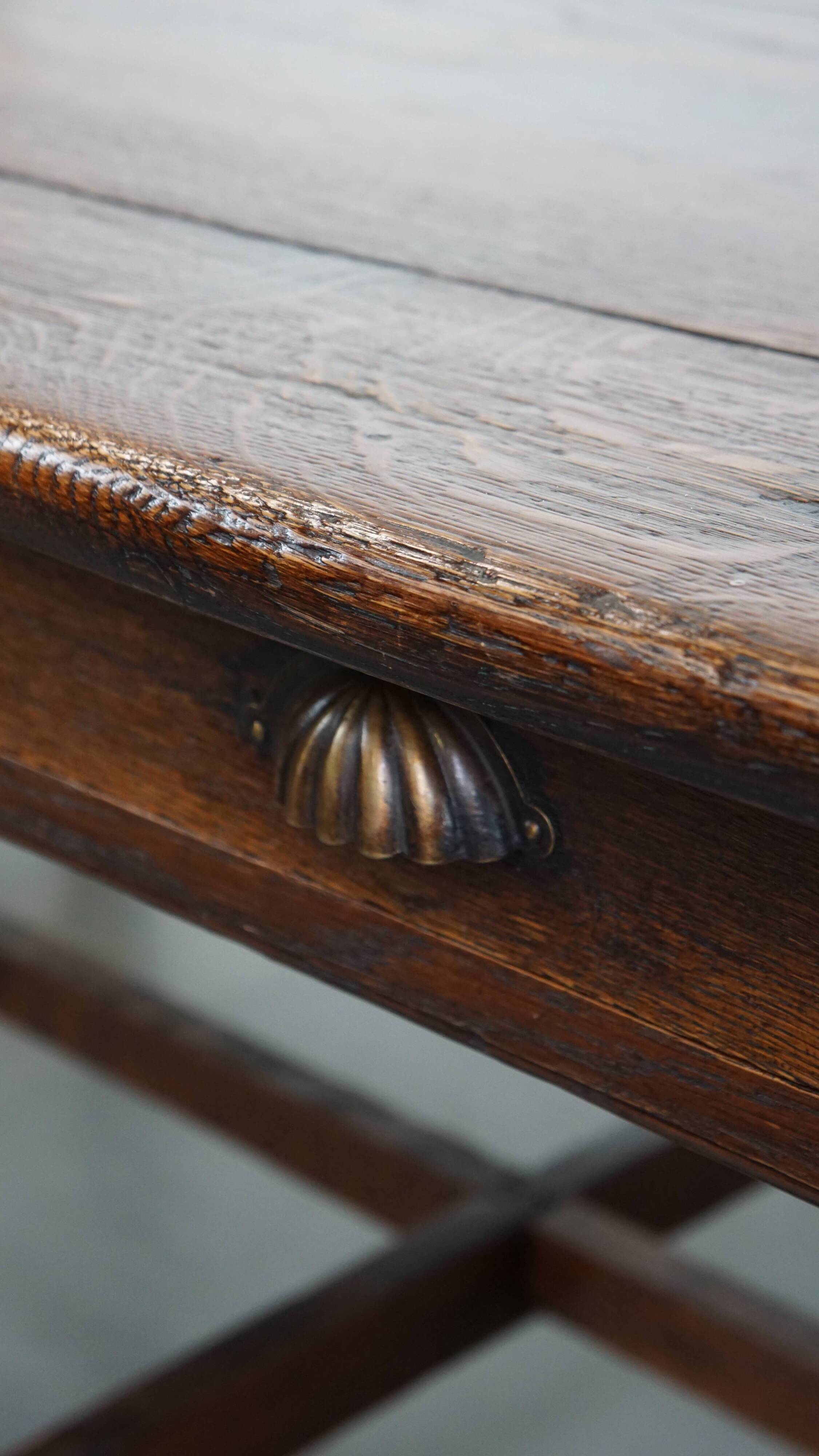 Grande table à manger ancienne en chêne anglais du début du XIXe siècle