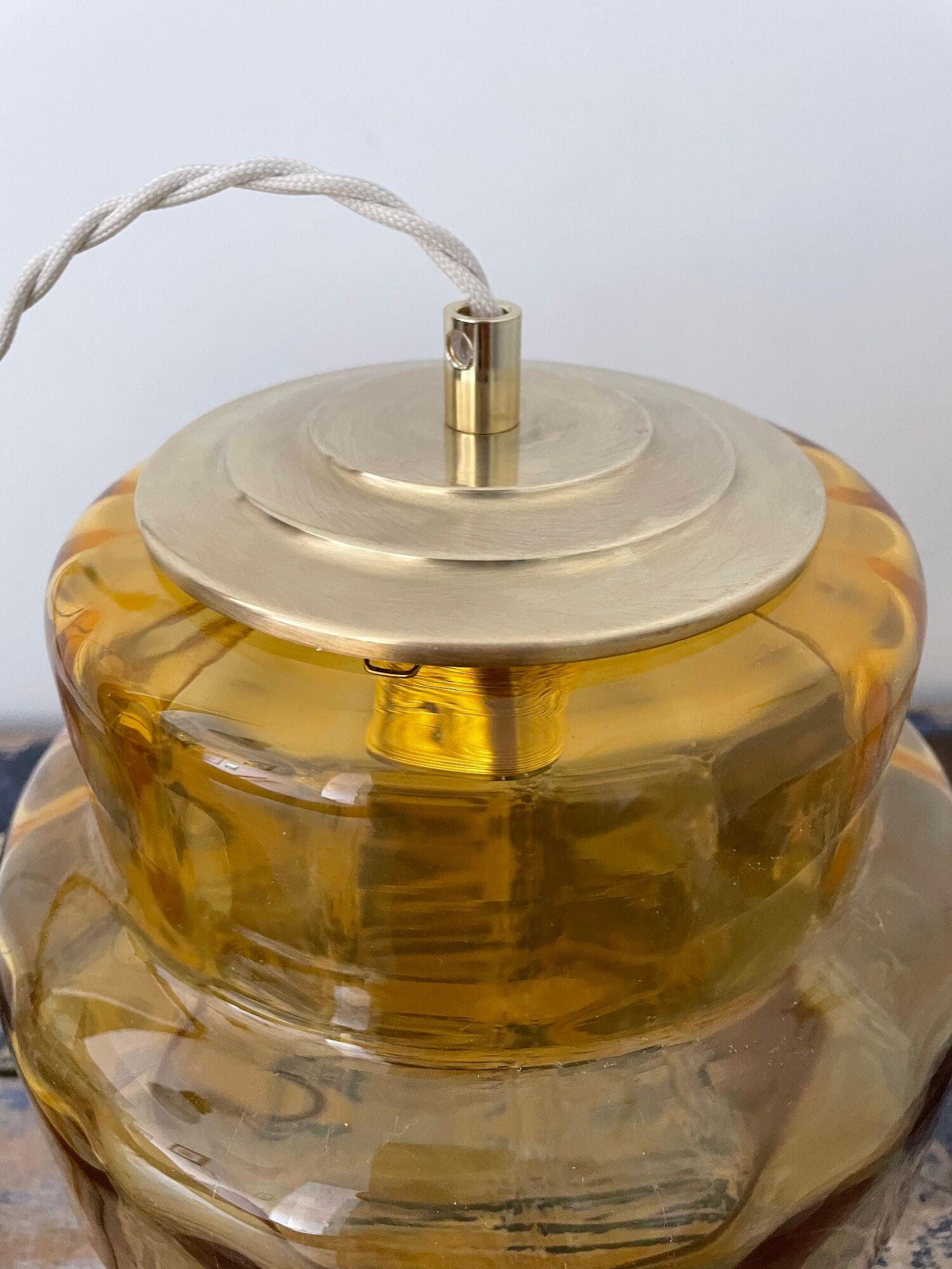 Vintage suspension lamp in electrified amber glass to nine