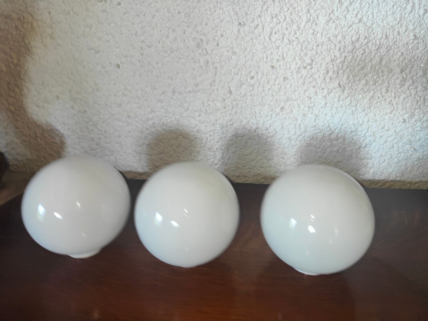 Opaline globe