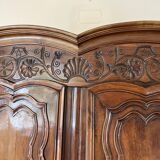 Crossbow cabinet in walnut Louis XV 18th century