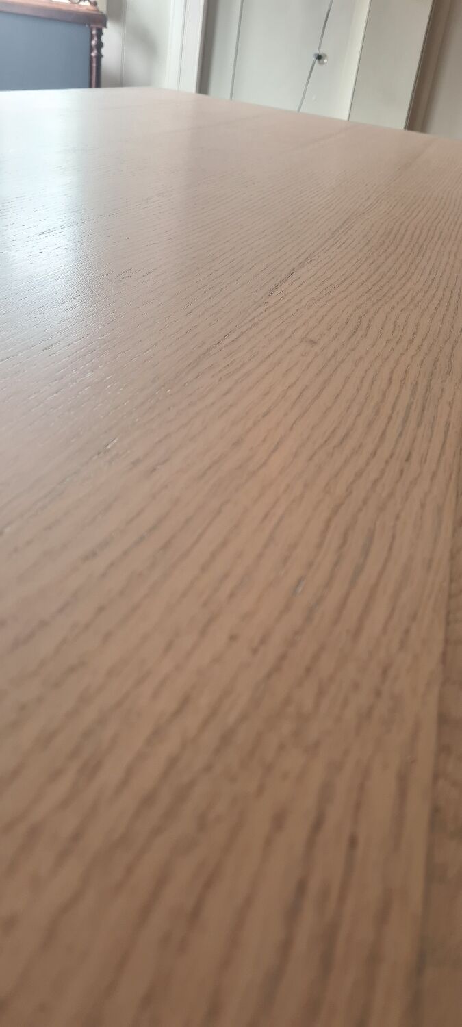 Dining table metal feet