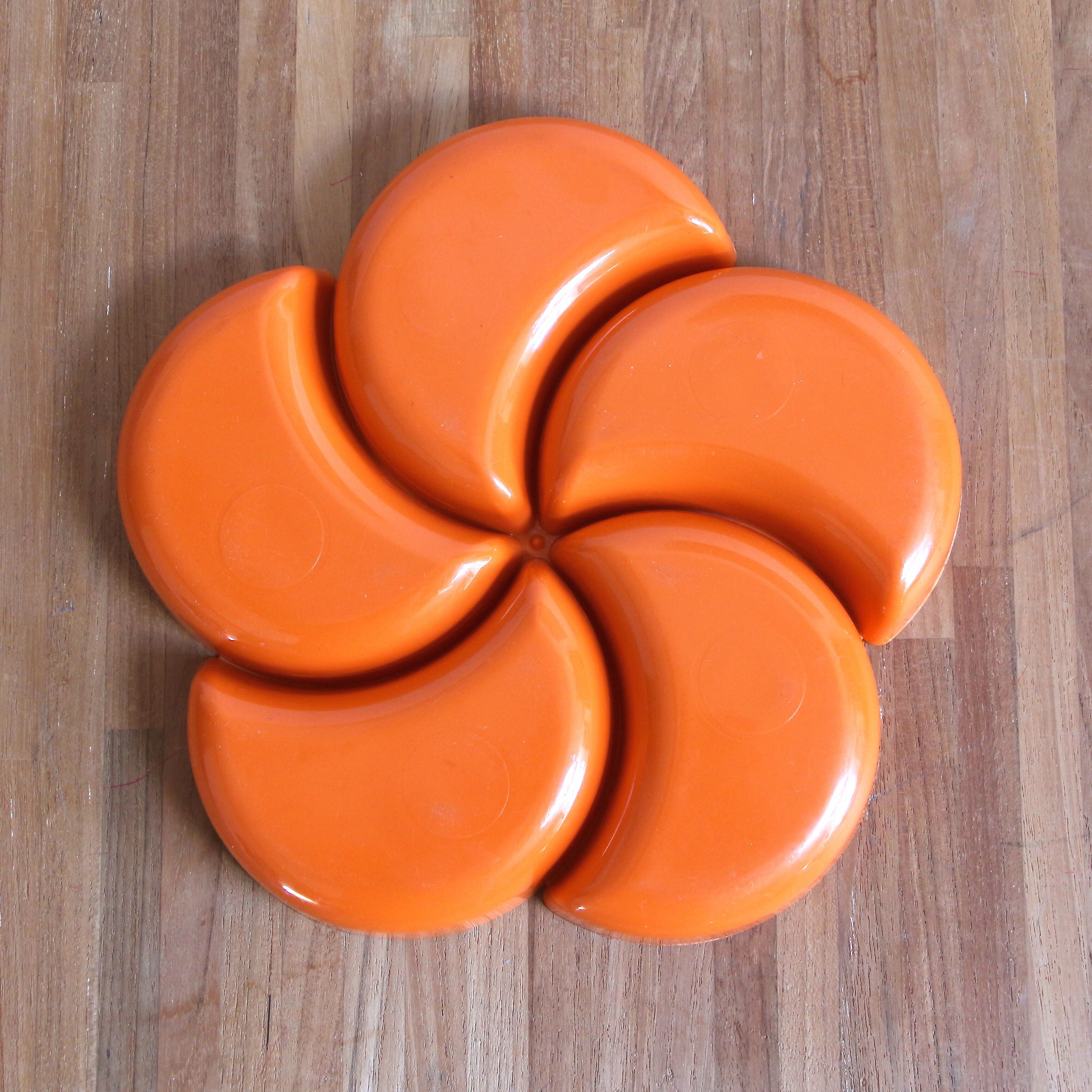 Plteau servant flower