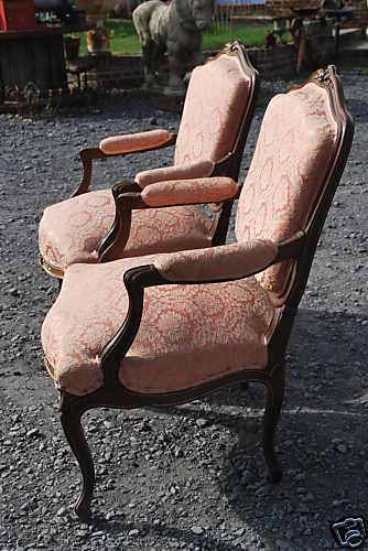 Bergères style Louis XV armchairs in Walnut