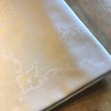 Nappe damassée jaune pâle et crème