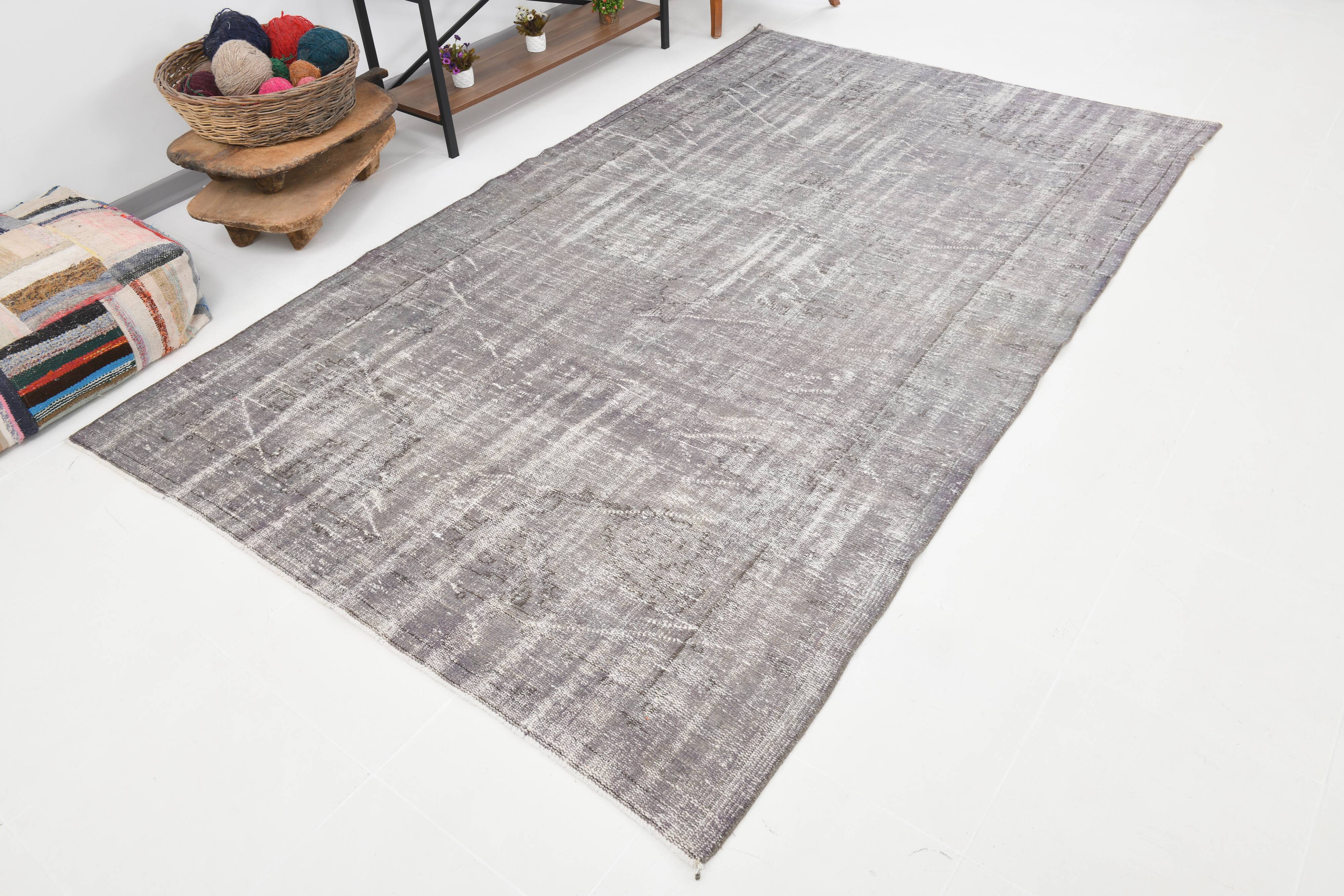 Gray handmade vintage rug 174x294cm