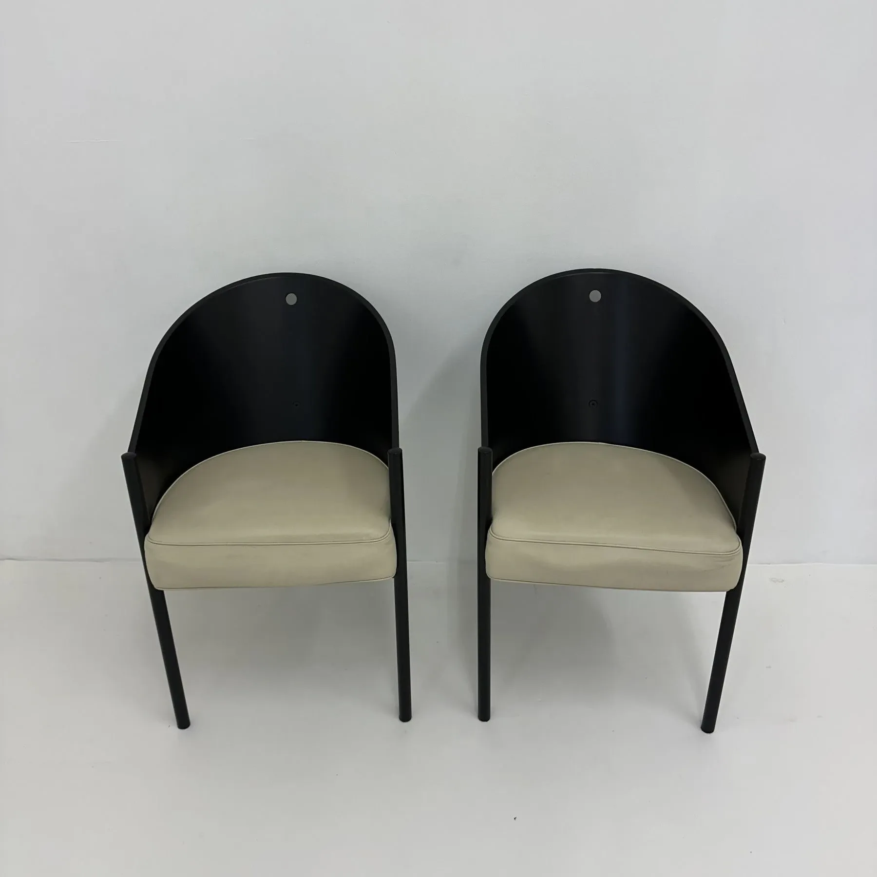 Ensemble postmoderne de 2 chaises en cuir, Italie, 1980