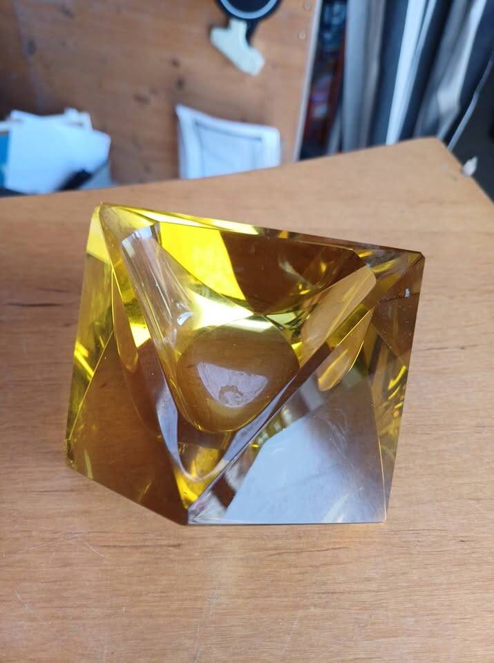 superb ashtray / decorative object