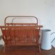 Porte revue en bois pliable