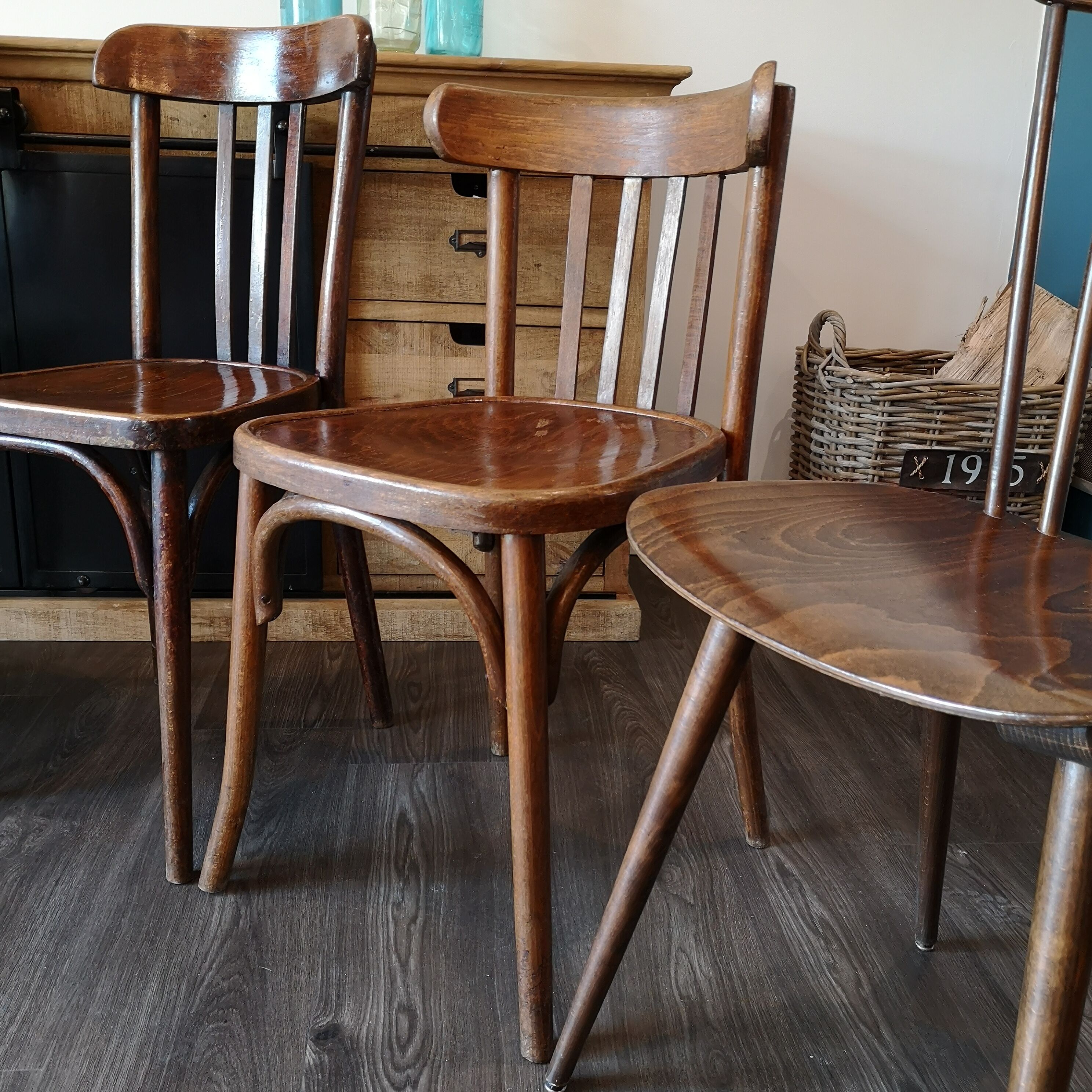 Série de 6 chaises bistrot Baumann dépareillées