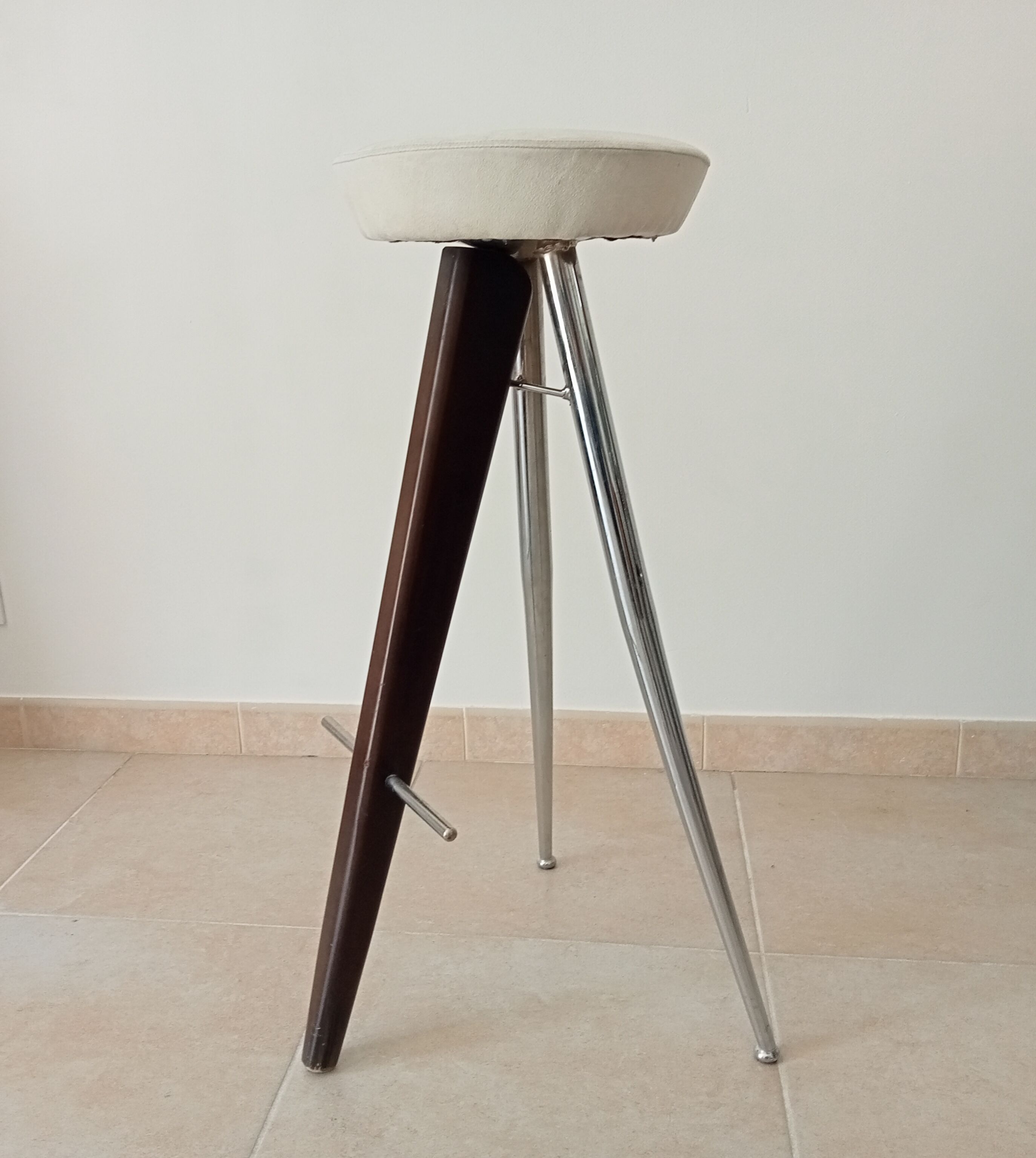 Vintage tripod top stool 60s/70s