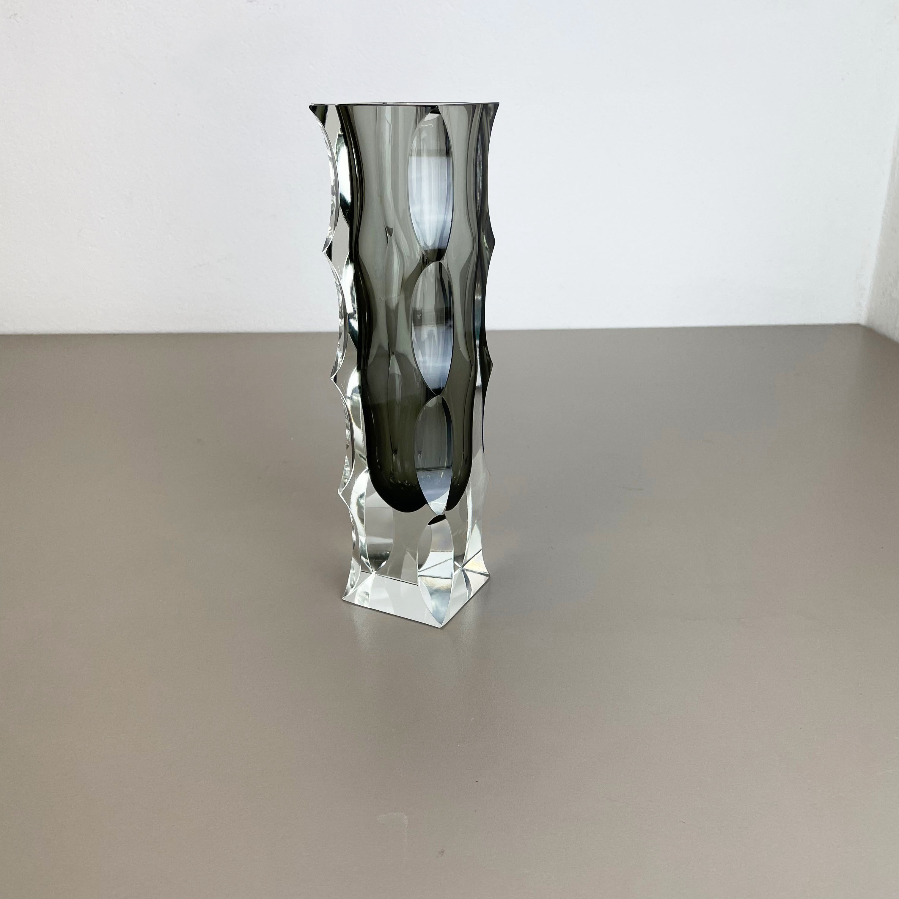 Extra Large Mandruzzato Faceted Glass Sommerso Vase Made in Murano, Italy 1970s