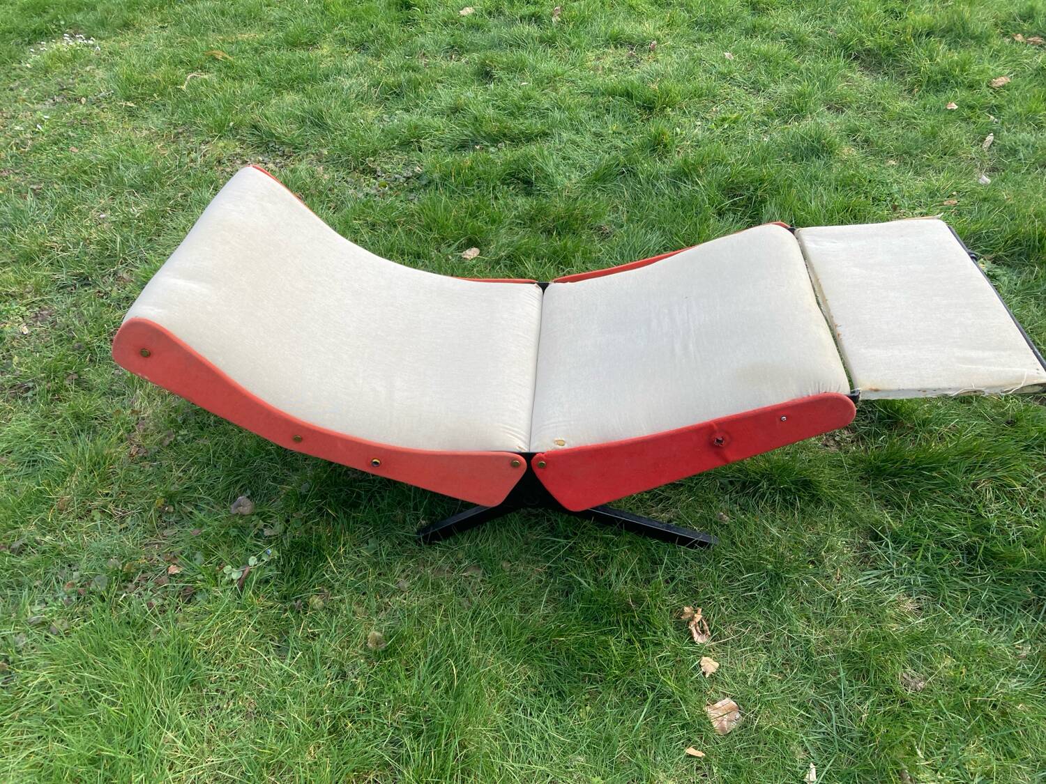 P40 lounge chair by OSVALDO BORSANI for TECNO, 1960.