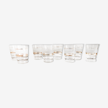 8 glasses with white granite strip and golden borders year 50's