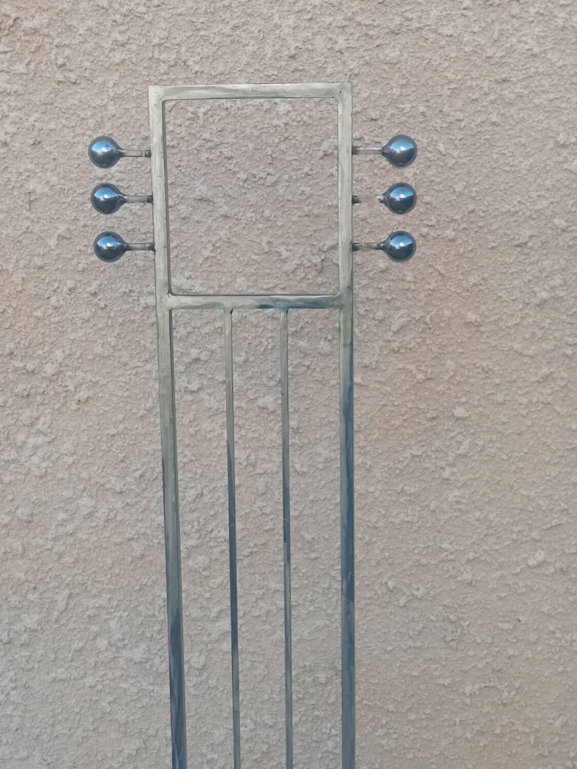 2 sculptural chairs from the 1980s