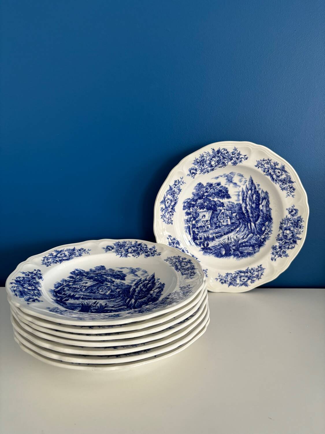 English country style deep plate, Moulin des Loups