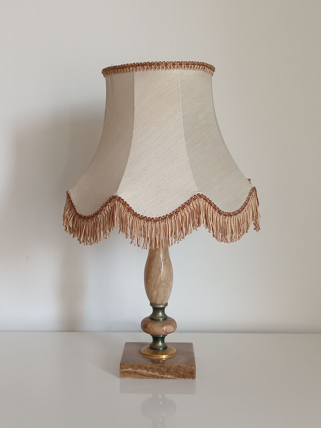 Table lamp