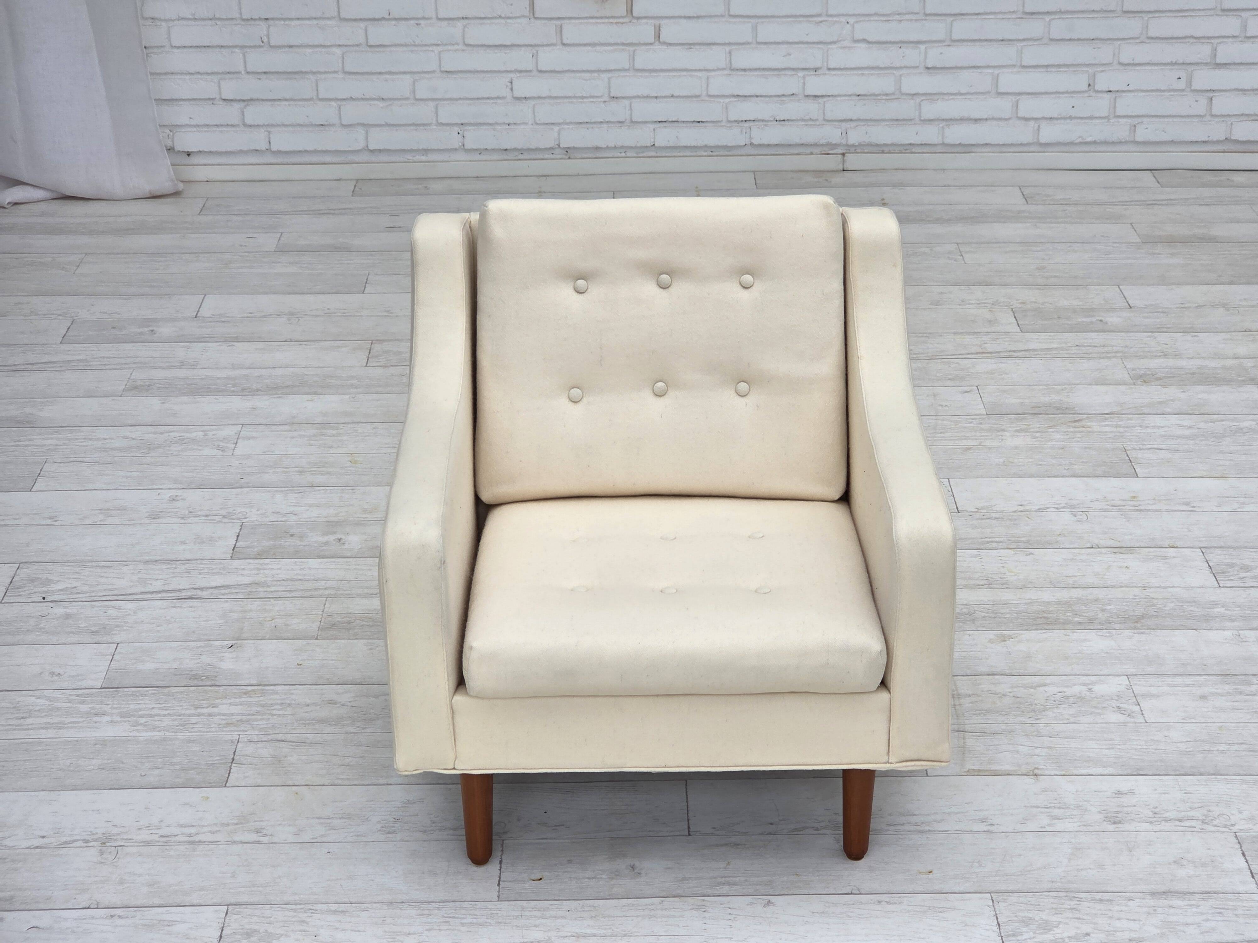 1970s, Danish loungechair, furniture wool, teak wood legs.