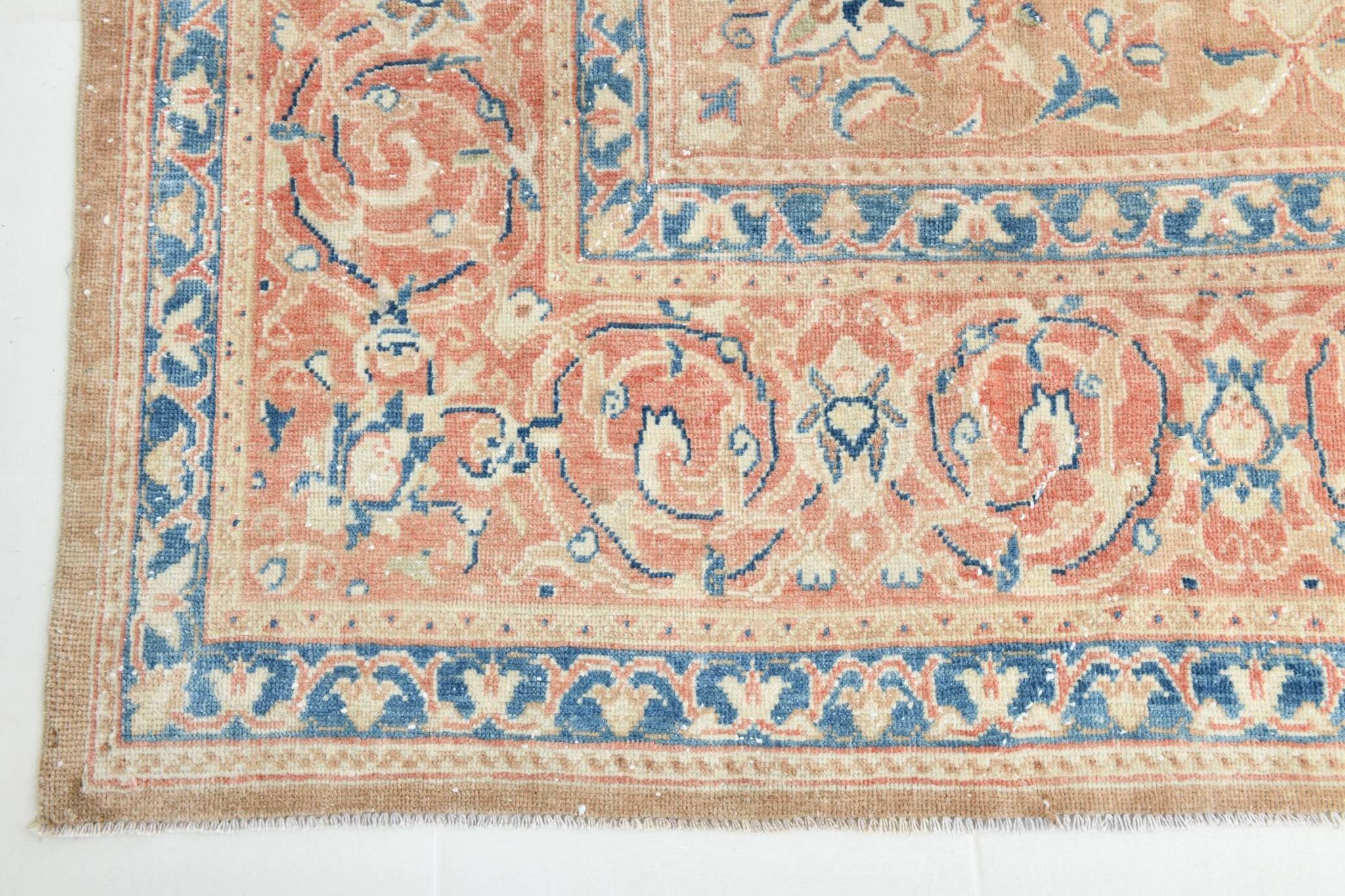 Tapis persan classique bleu et pêche