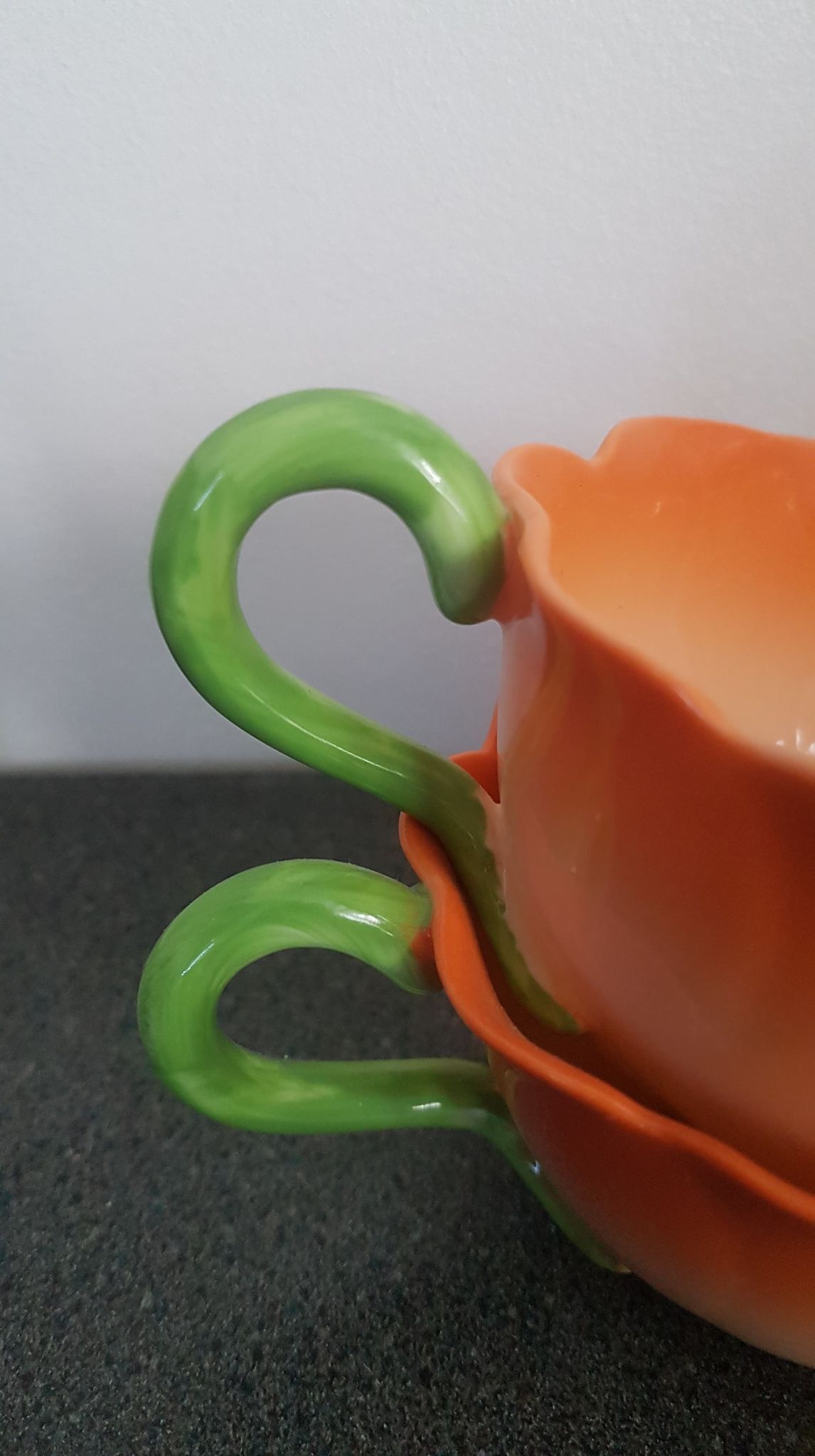 Pair of slurry cups flowers