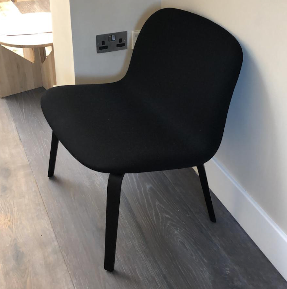 Muuto Visu lounge chair by Kvadrat Steelcut 190, in black